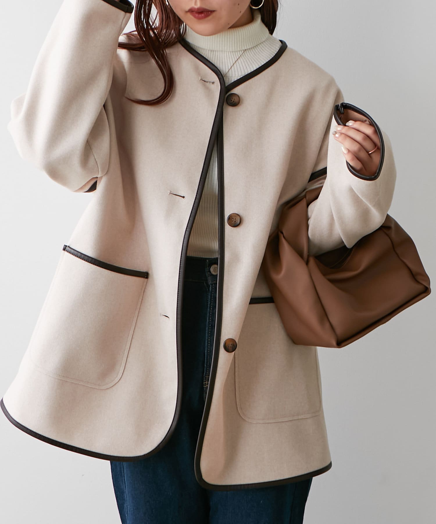 13429 CHANEL パテントレザーパイピングノーカラージャケット