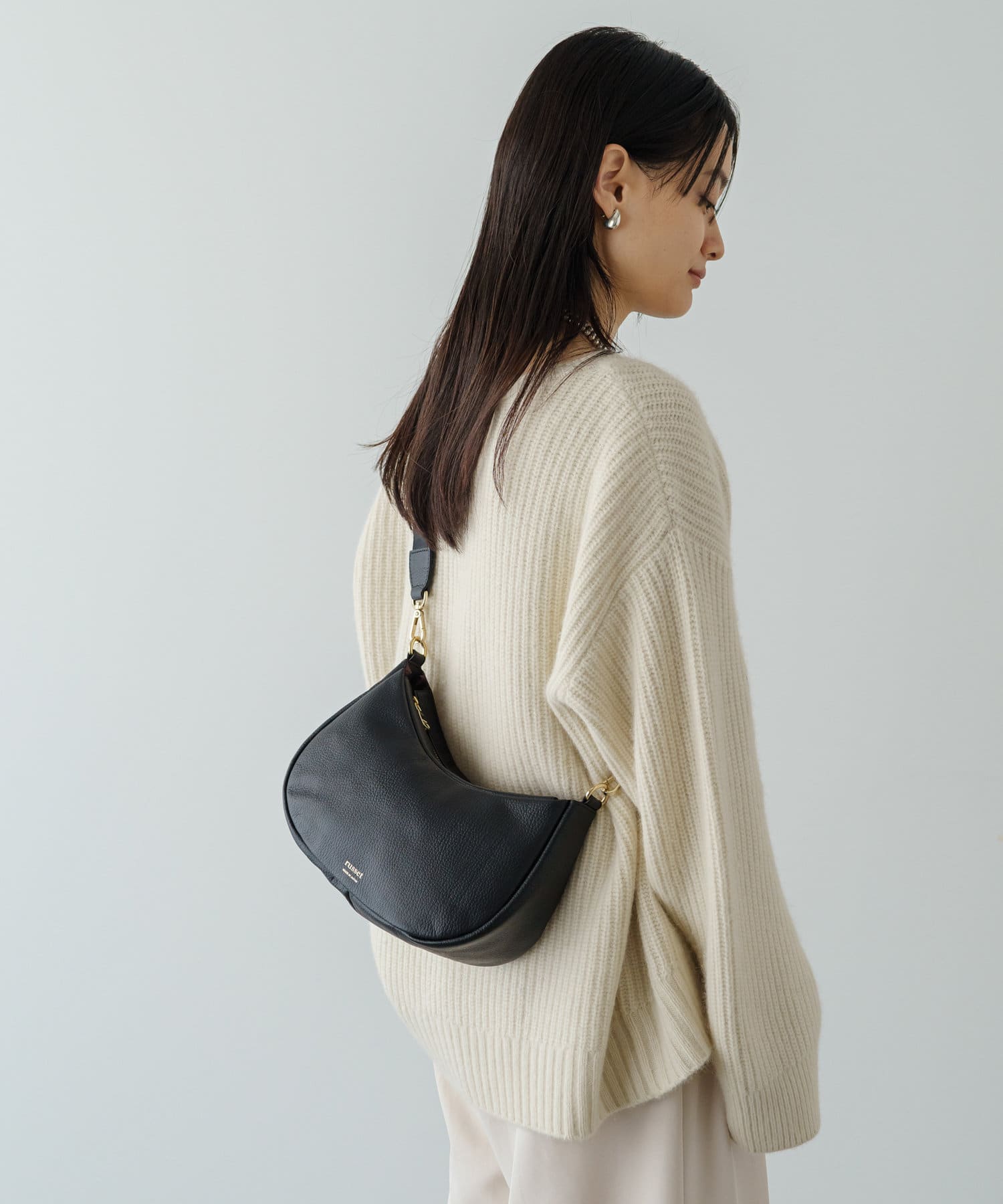 新作】ハーフムーン型が特徴的なショルダーバッグ！ - russet(ラシット