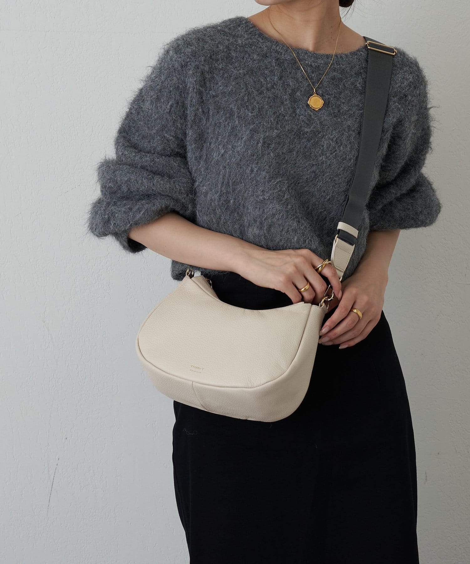 新作ハーフムーンバッグ】と【組み合わせ自由なアレンジベルト