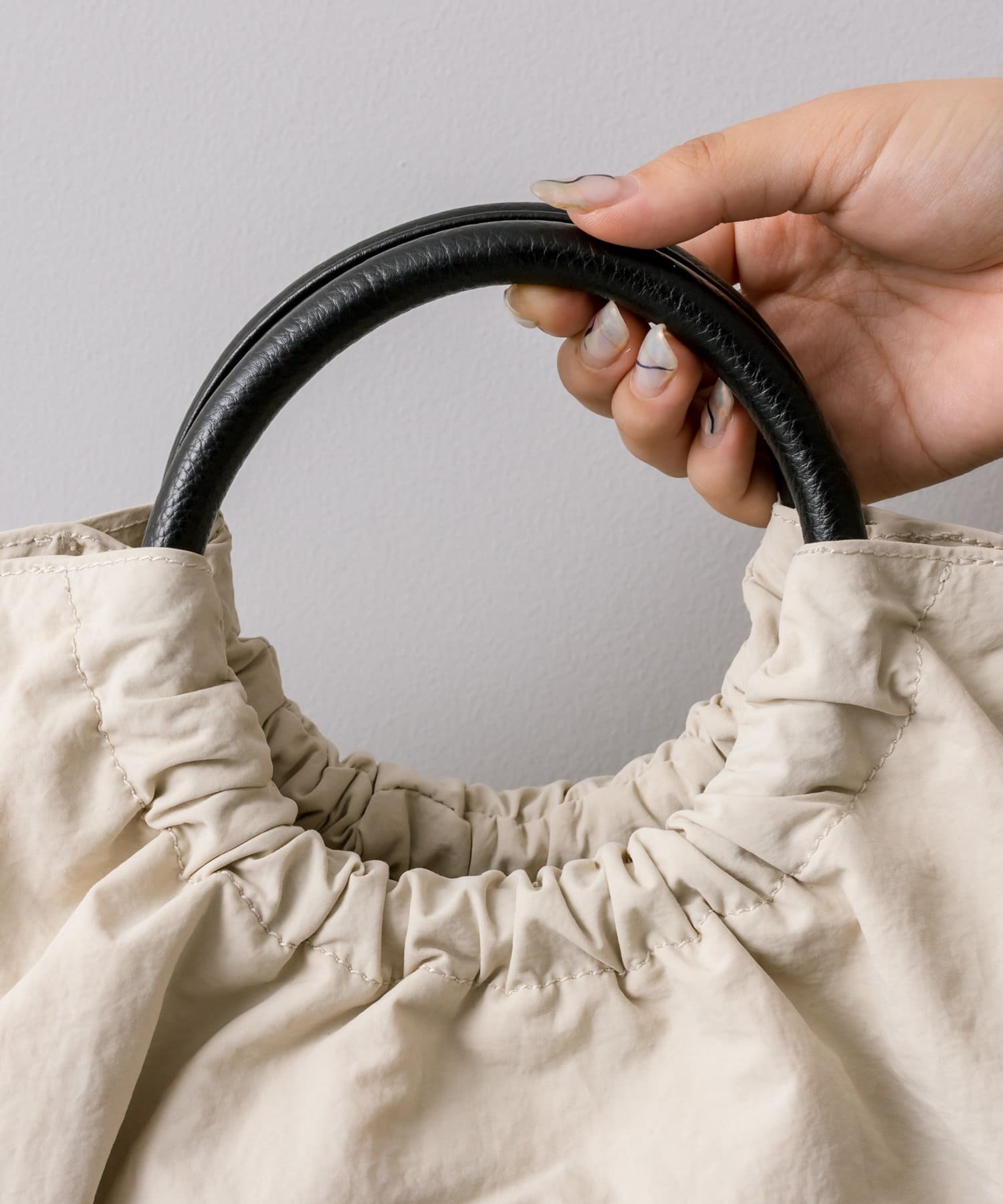 撥水/便利な2WAY》ハーフサークルバッグ Mサイズ | ear PAPILLONNER