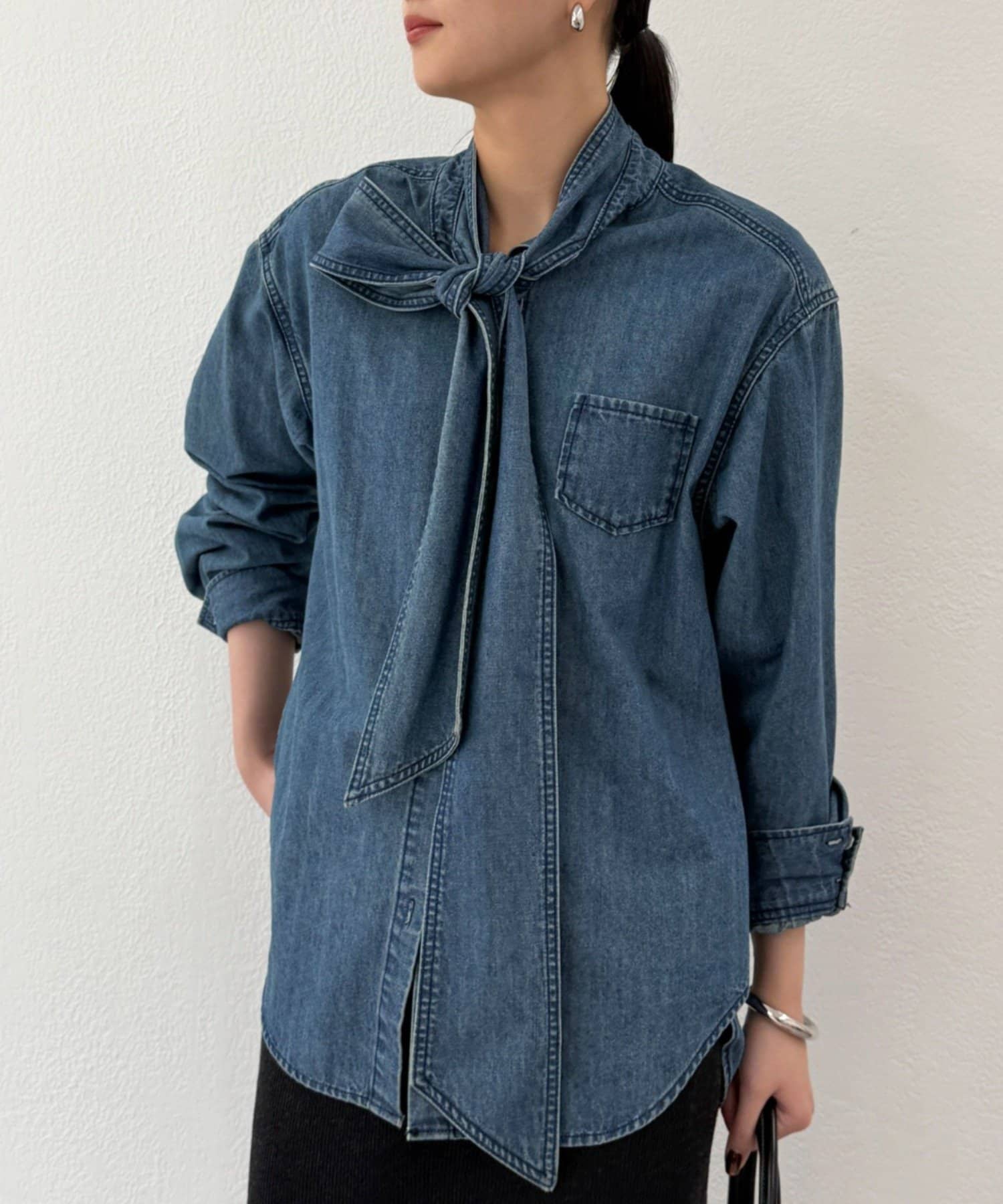 一枚で着映える】デニムボウタイブラウス | LOUNGEDRESS(ラウンジ