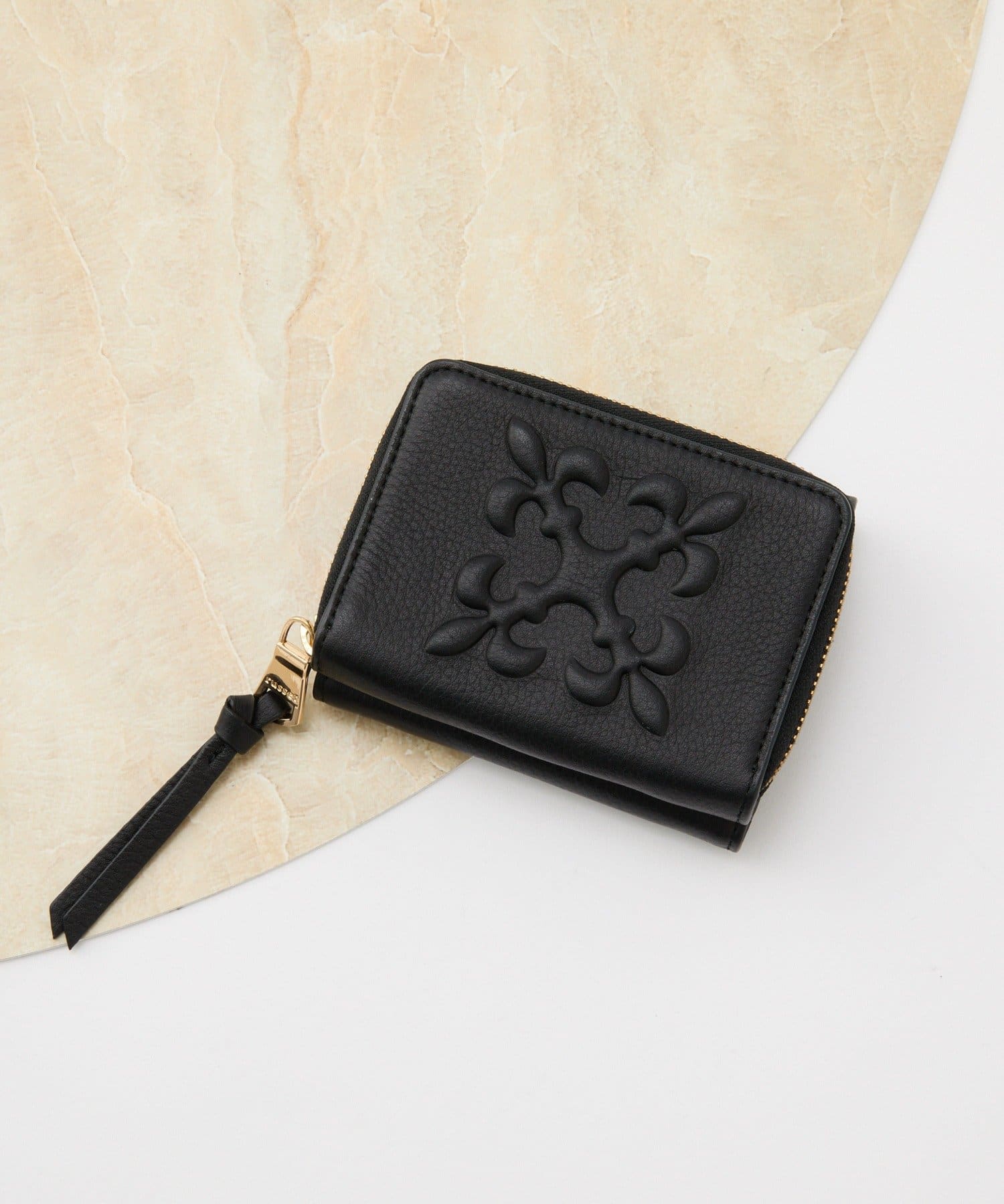 エンボスモノグラム三つ折りウォレット | russet(ラシット)レディース