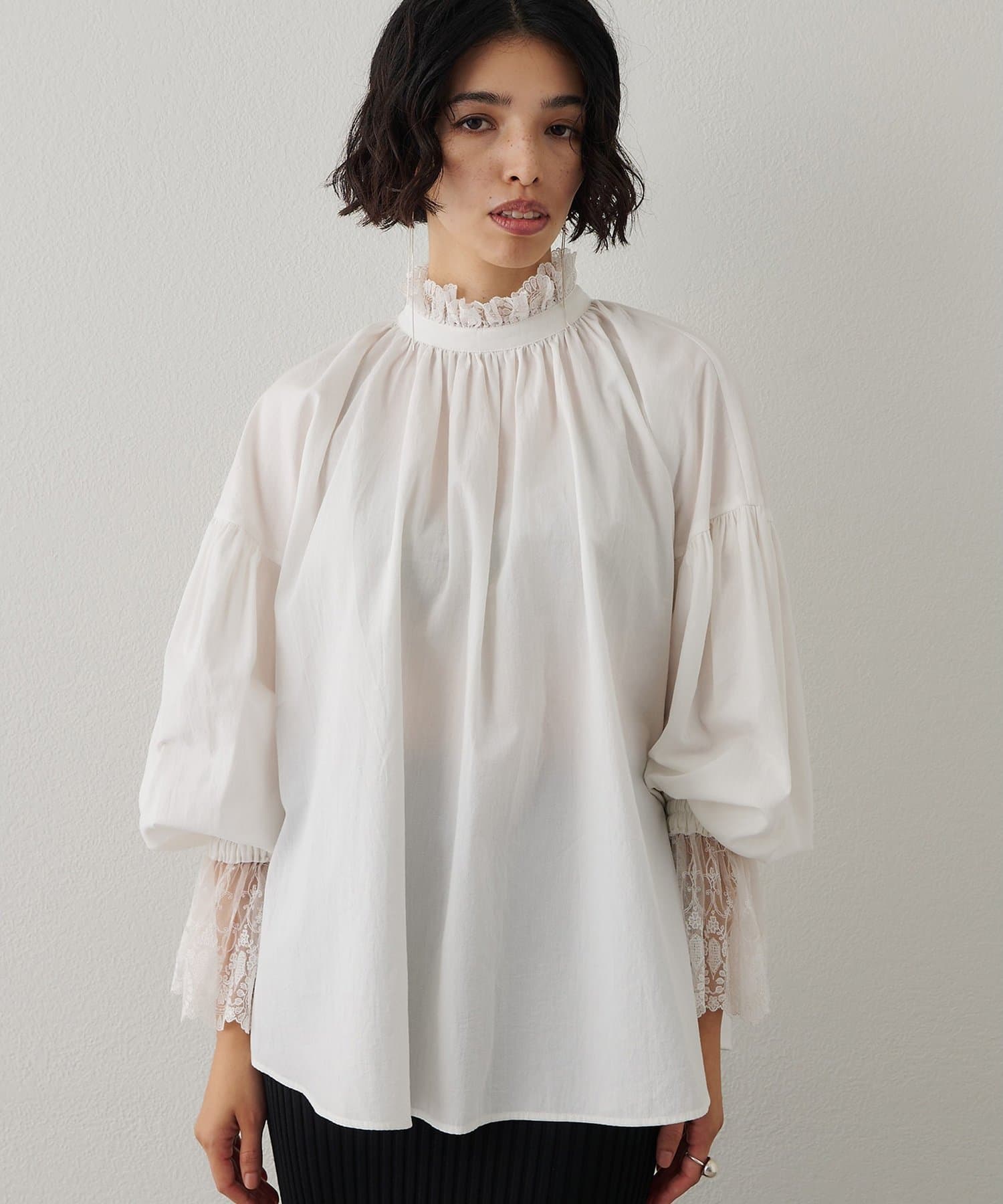 レースギャザーブラウス | Whim Gazette(ウィム ガゼット)レディース