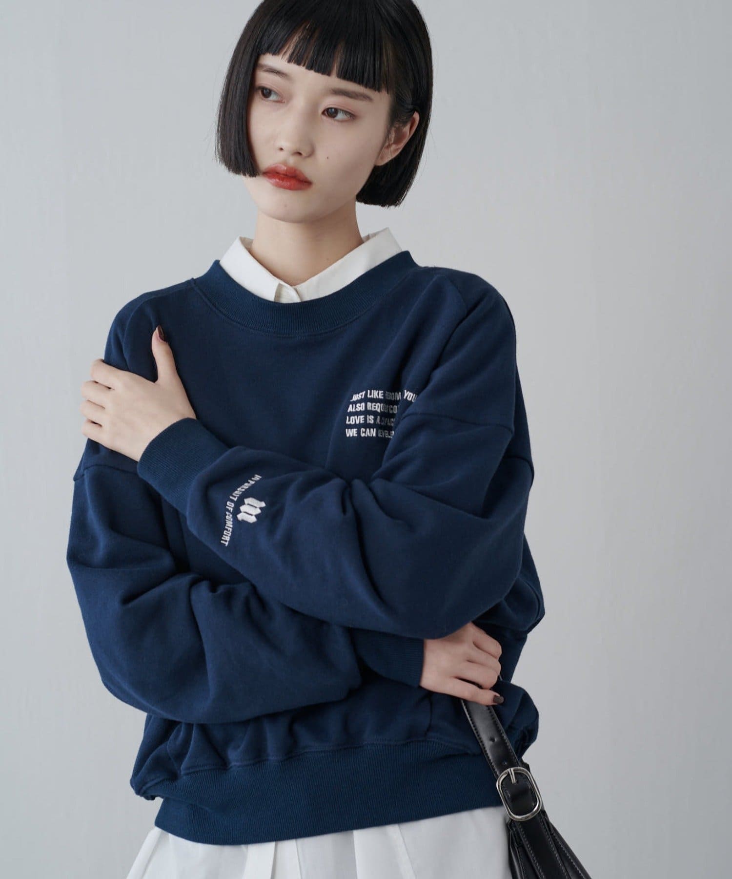 MAY企画/ユニセックス】ワンポイントロゴ刺繍クルーネックスウェット