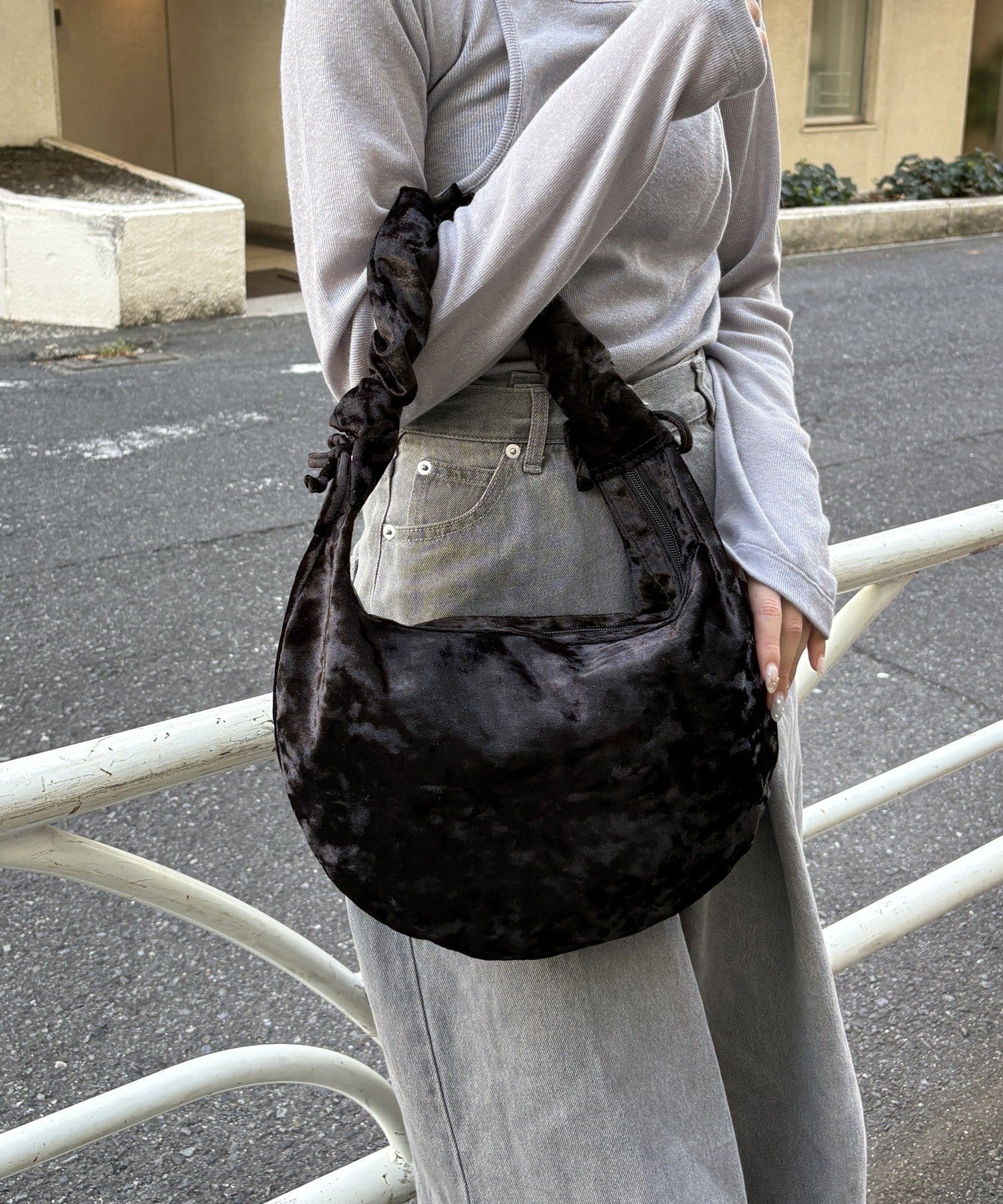 ベロアショルダーバッグ | Lattice(ラティス)レディース | PAL CLOSET