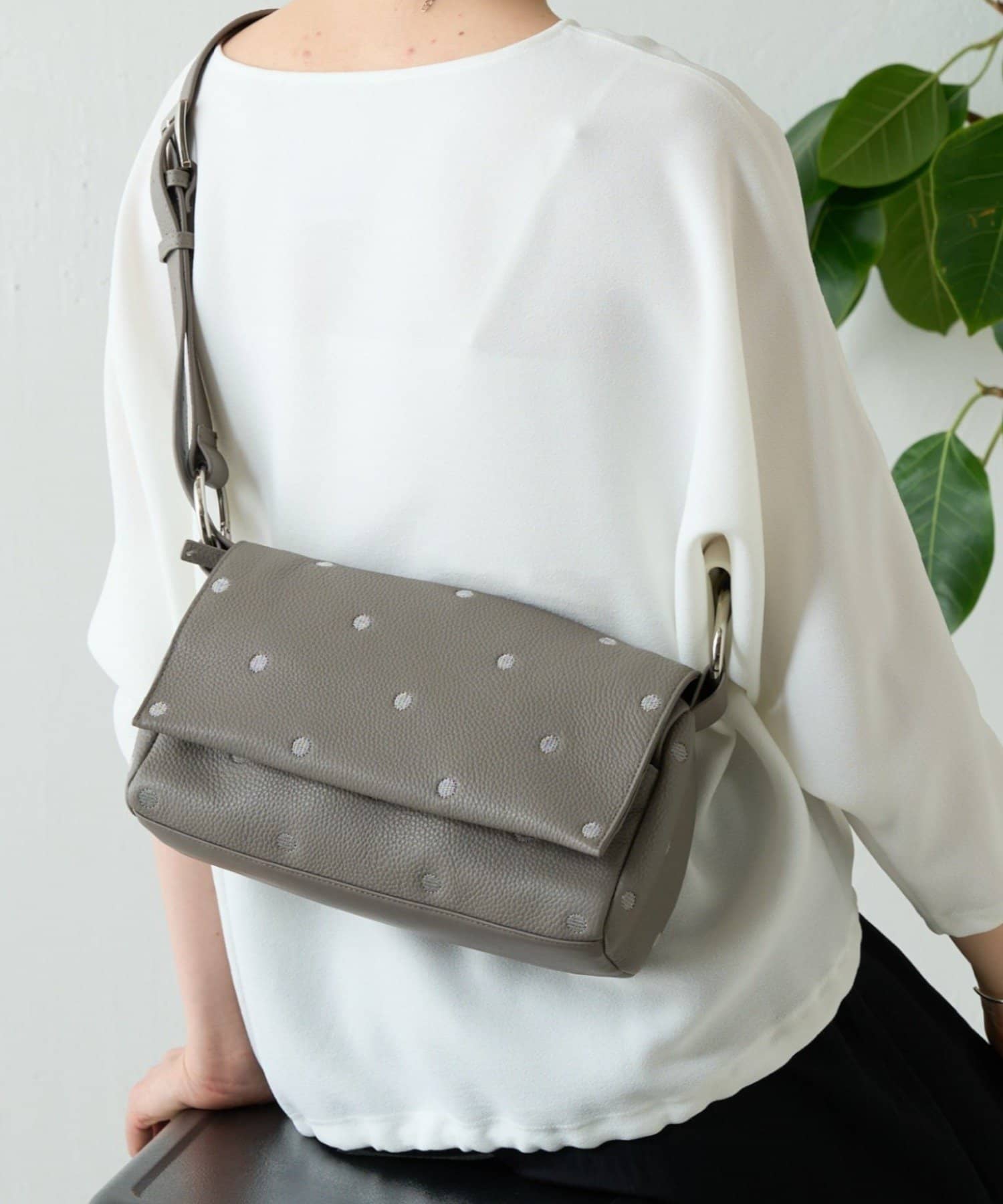 本革》ドットボディバッグ | BEARDSLEY(ビアズリー)レディース | PAL