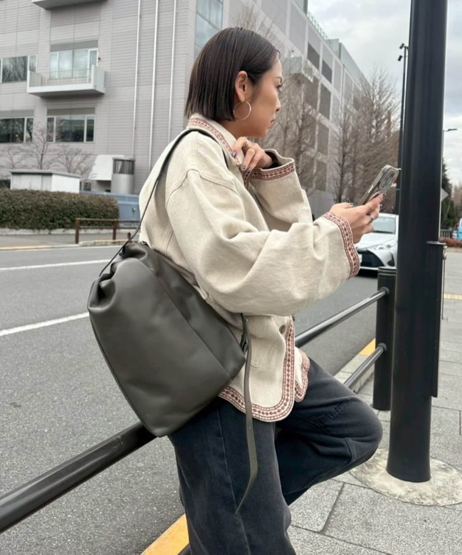 SNS総再生数800万突破！本革/軽量》2WAYレザーショルダーバッグ | ear