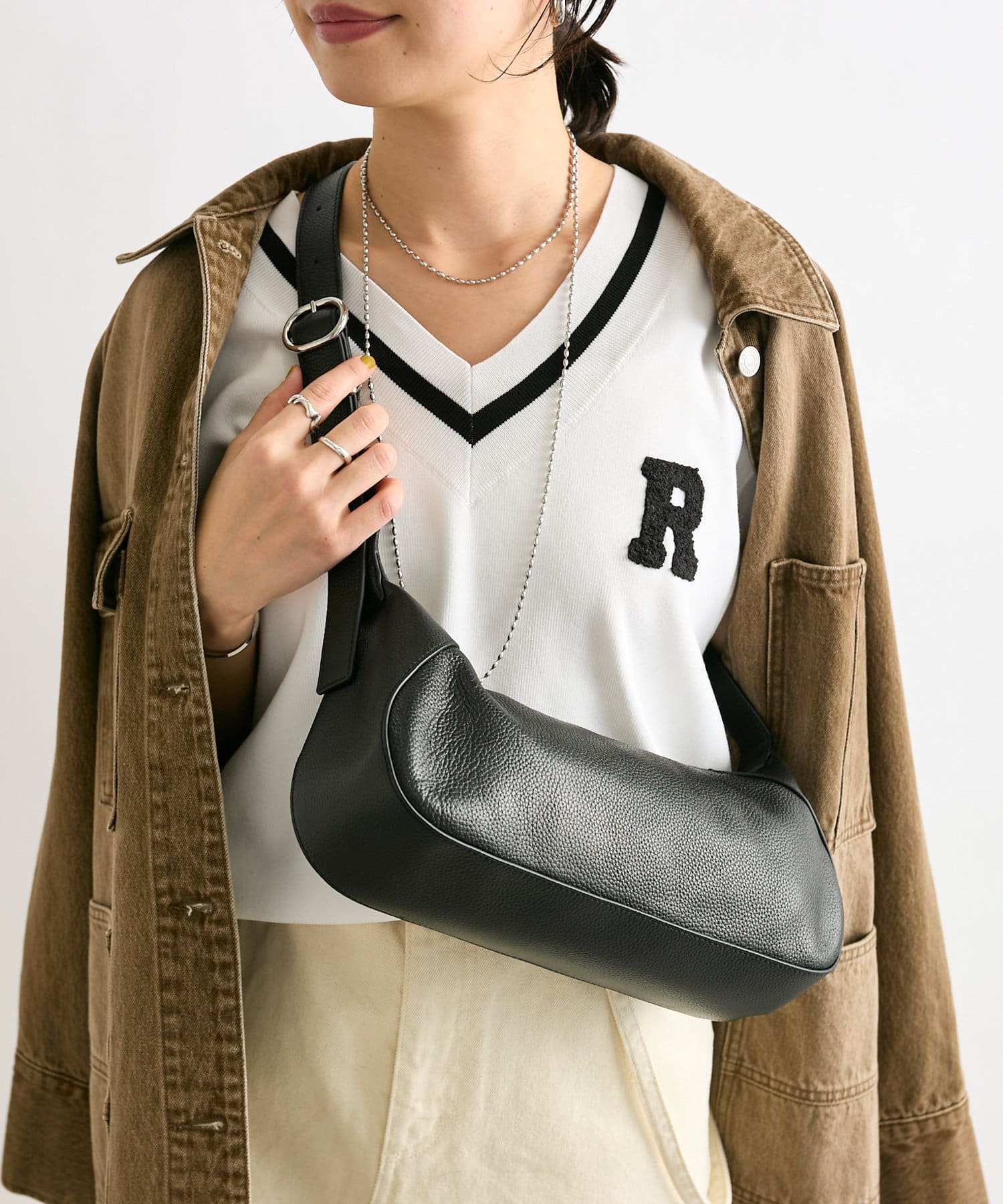 コーデのポイントに】レザーボディバッグ | RIVE DROITE(リヴドロワ