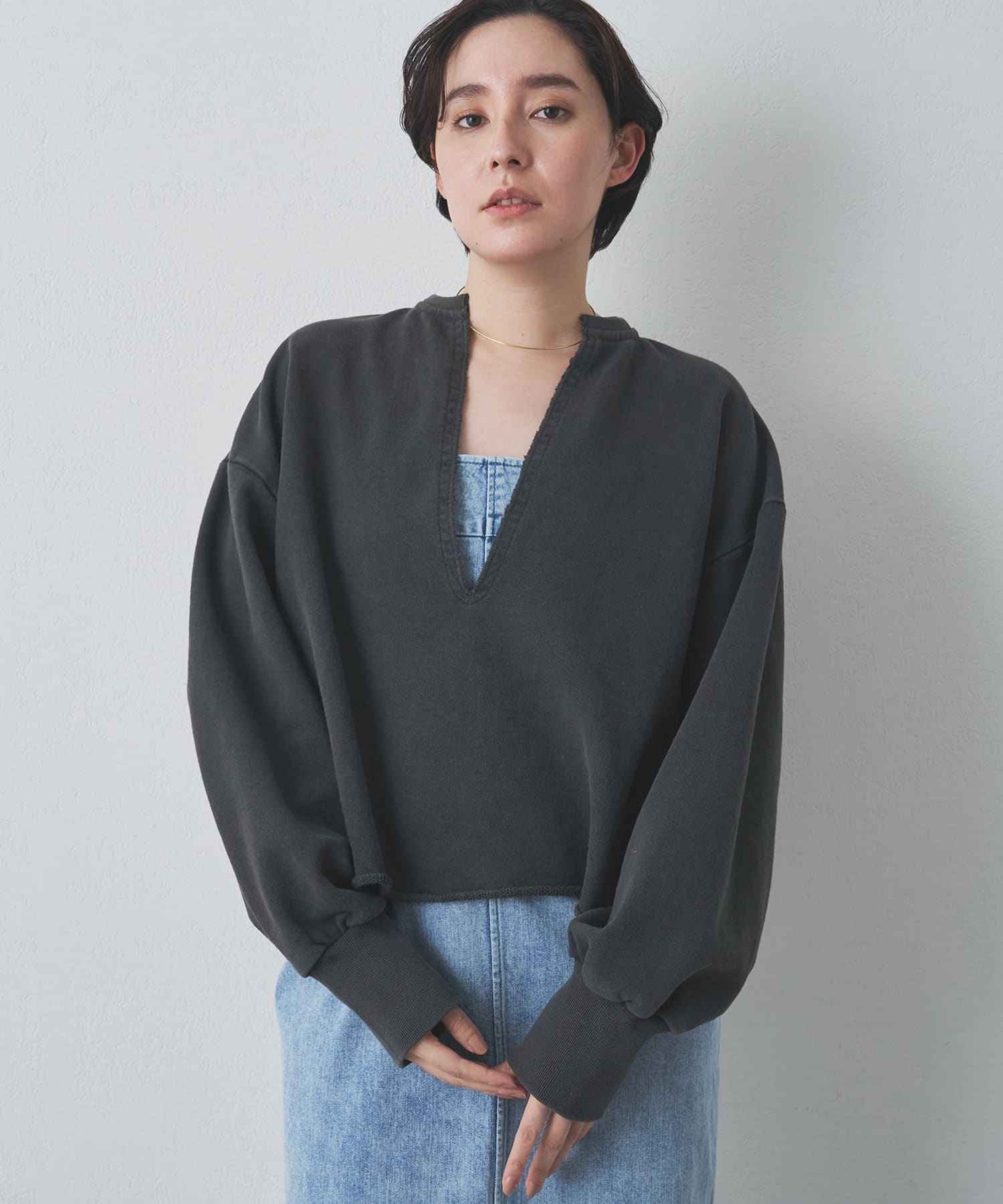 ピグメントスウェットVプルオーバー | Whim Gazette(ウィム ガゼット