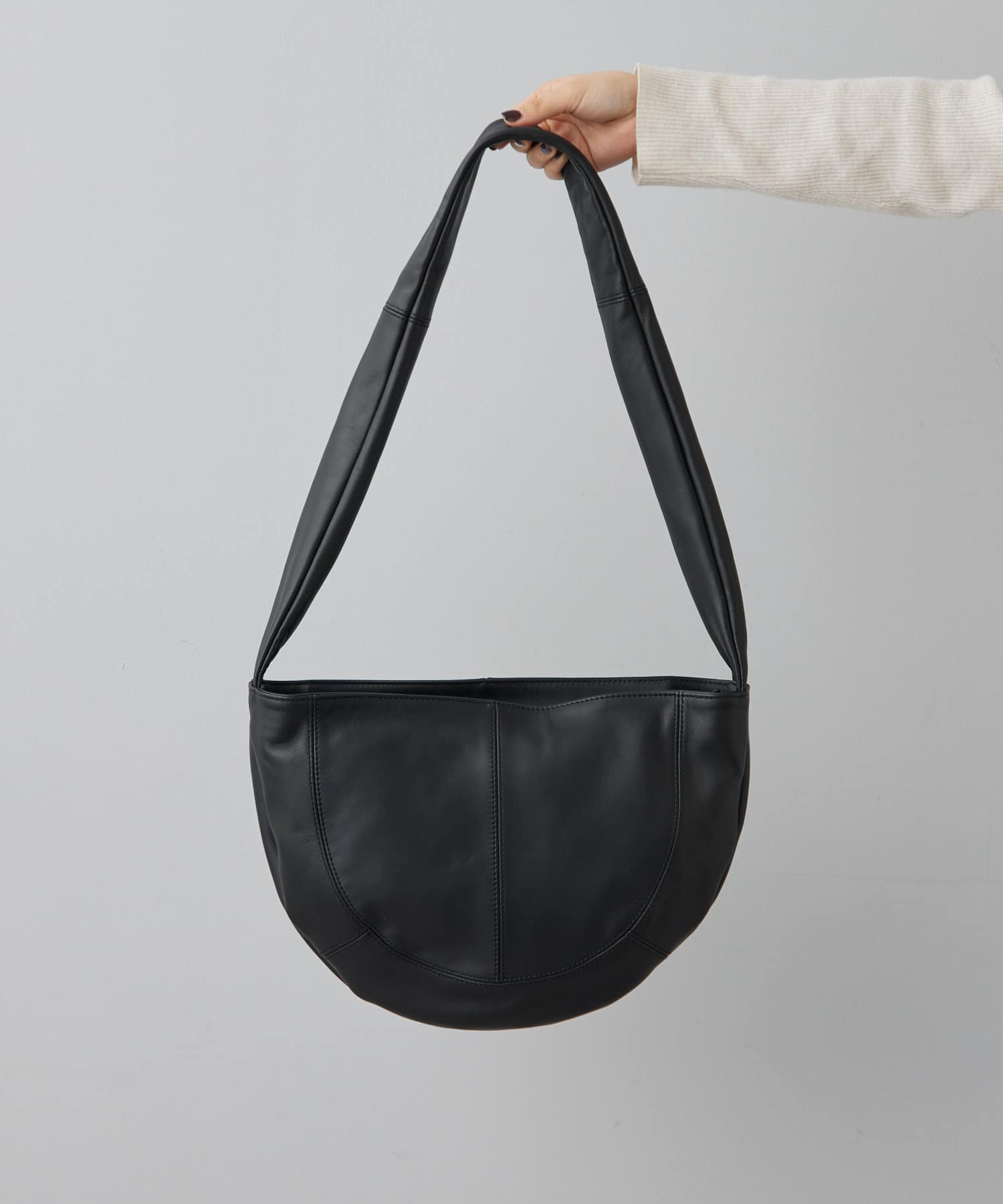 YURT(ユルト)】DAN M/ハーフサークルショルダーバッグ | ear