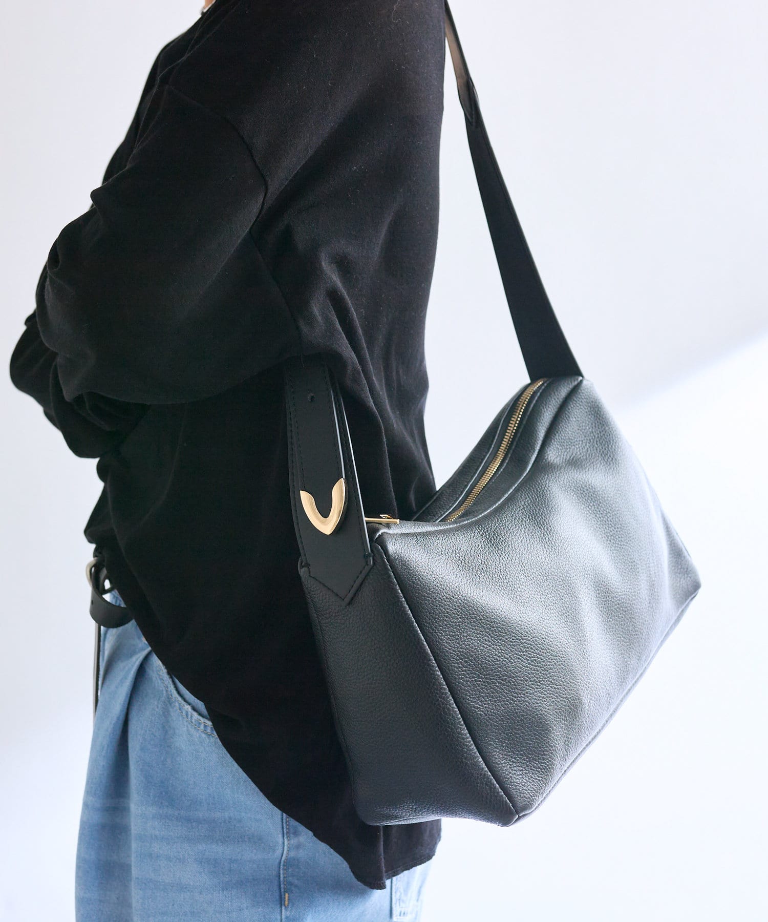 2WAY仕様】アーチクロスボディバッグ | RIVE DROITE(リヴドロワ