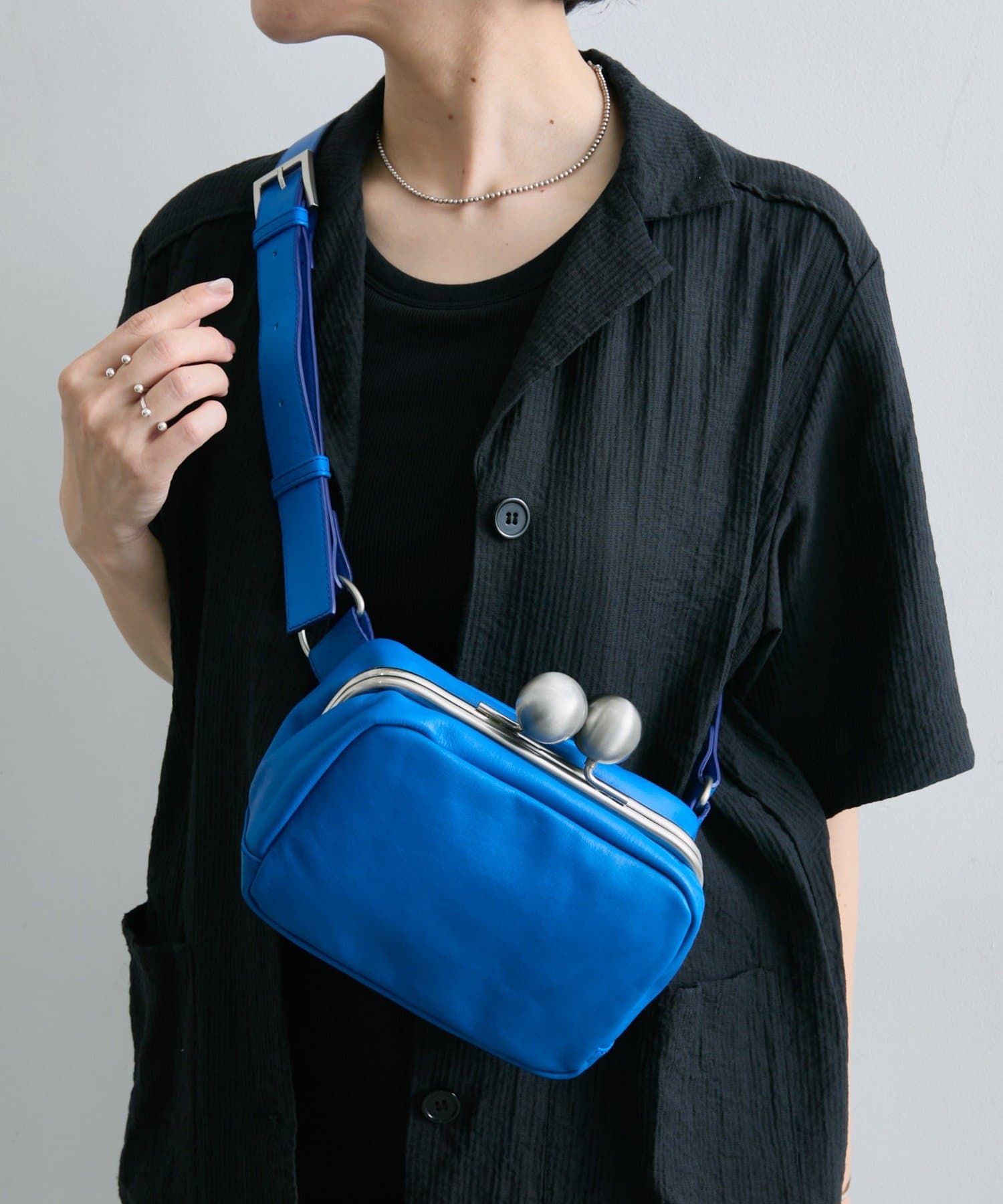 kawa-kawa(カワカワ)】NO1510kuchiganeボディバッグ | ear PAPILLONNER