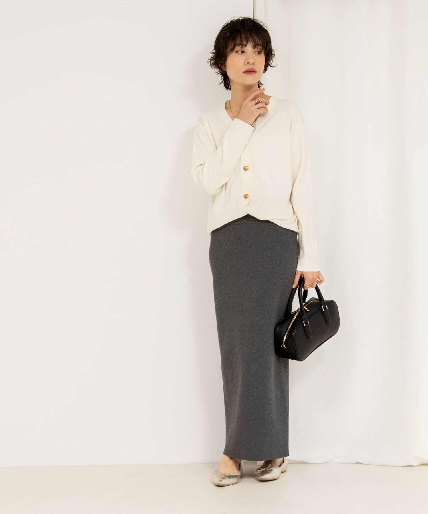 セットアップ対応》《手洗い可能》金ボタンVネックカーディガン