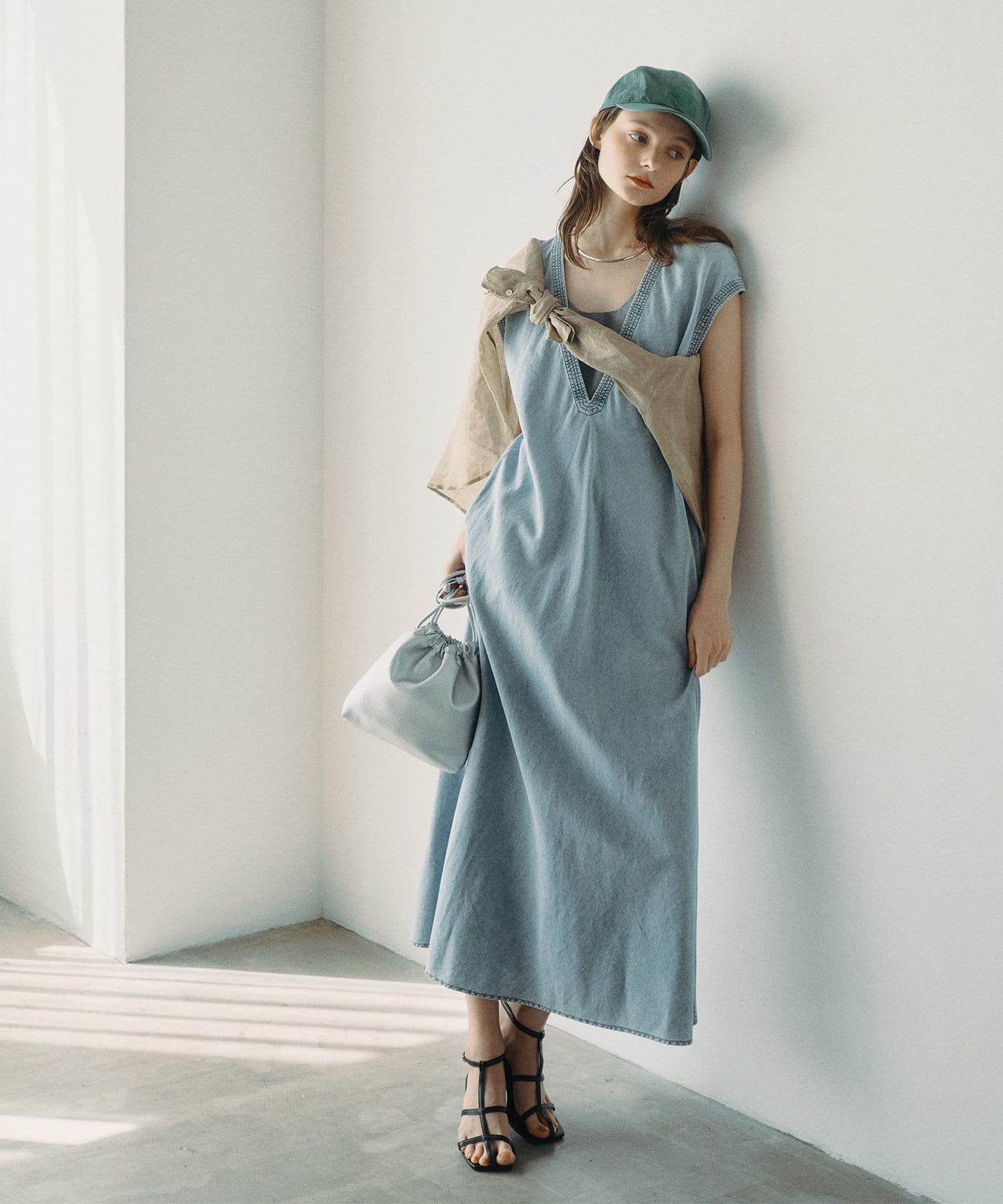 25th】綿麻デニムVネックワンピース | PUAL CE CIN(ピュアルセシン