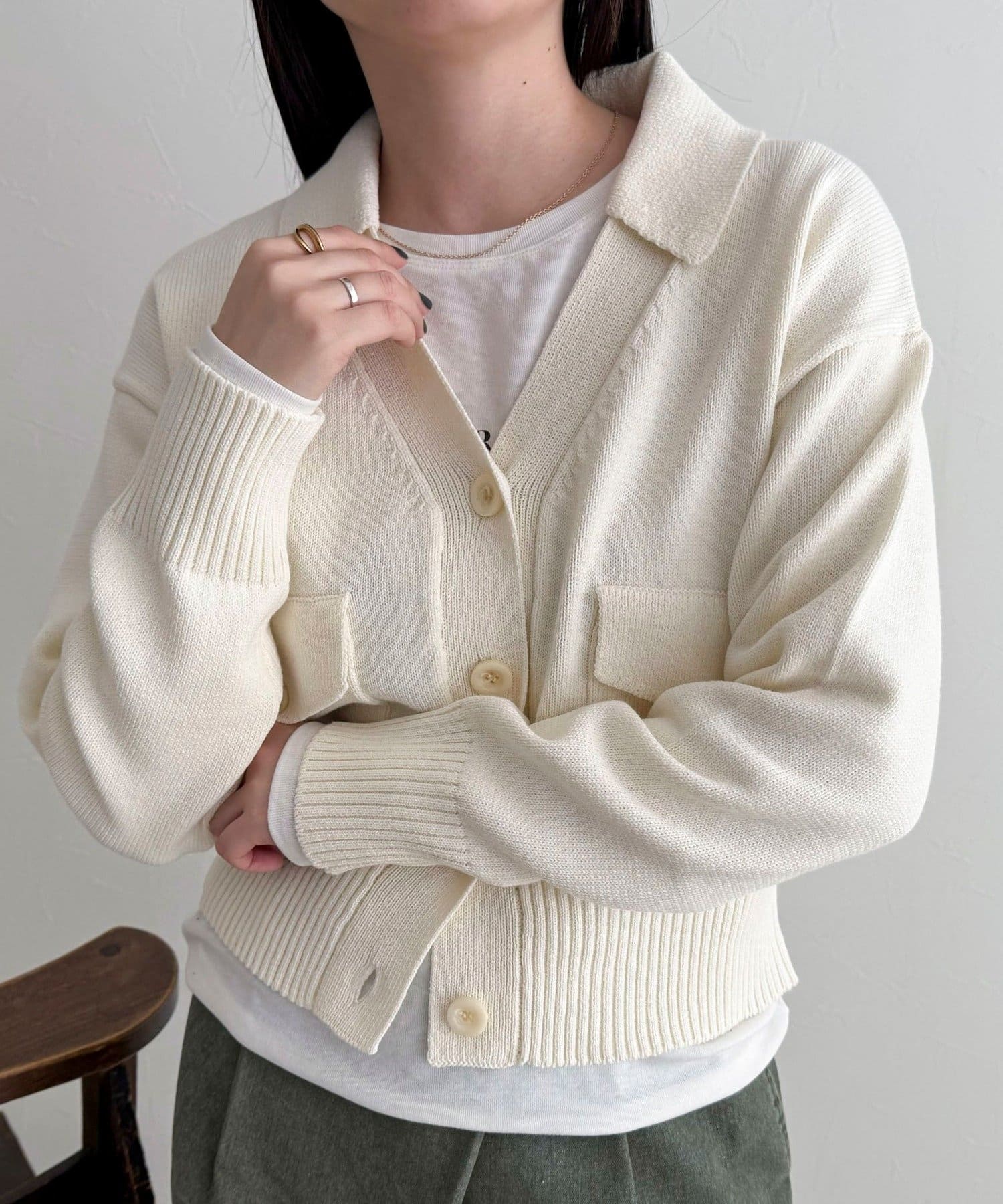 コツトン衿付きVネックカーディガン | FREDY & GLOSTER(フレディ