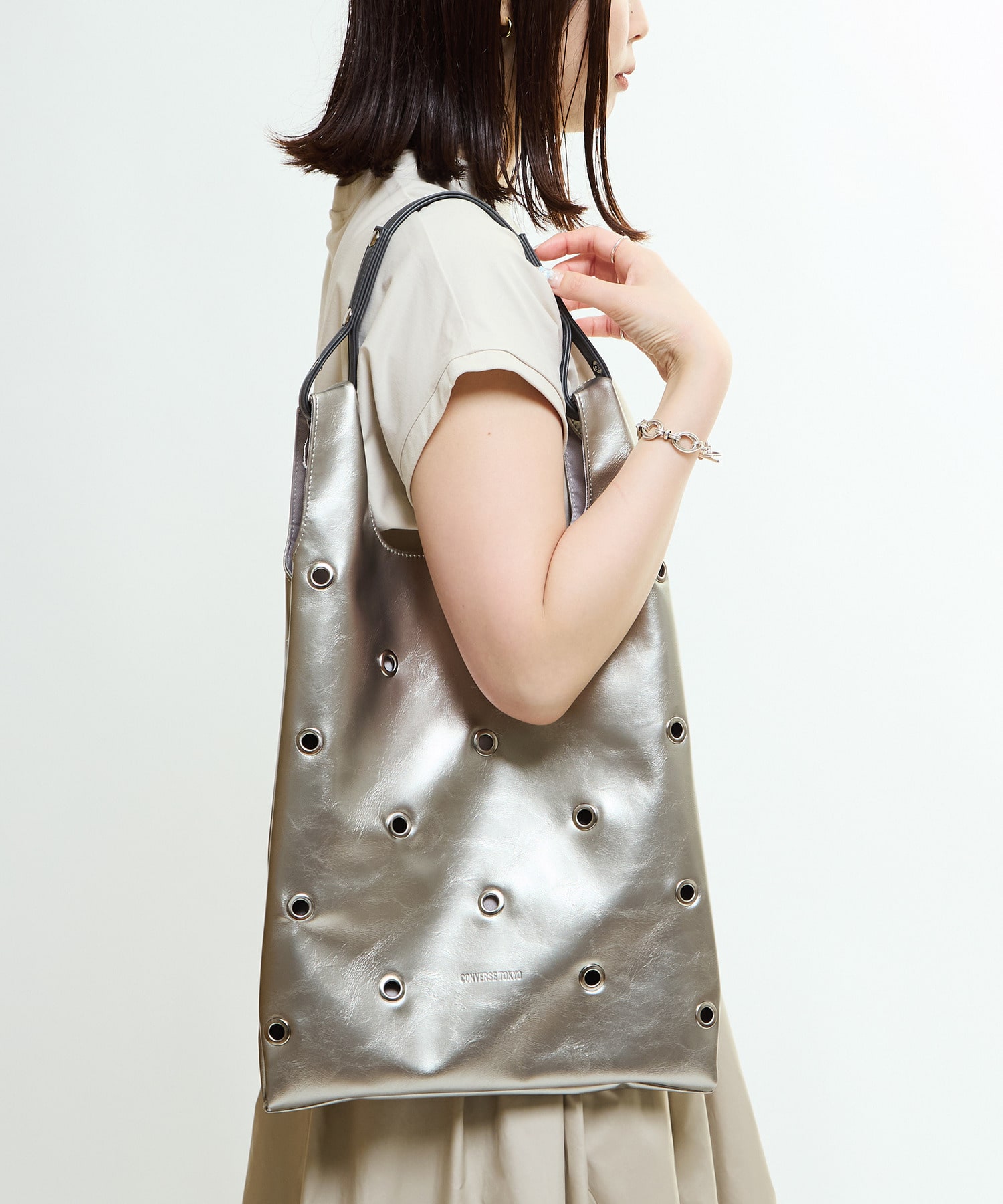 2WAY EYELET FAKE-LEATHER SHOPPING TOTE BAG｜CONVERSE TOKYO