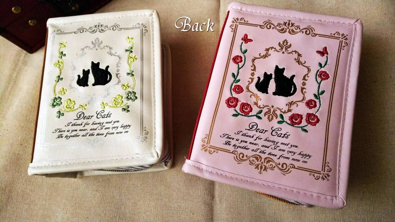 ディアキャッツ ブック型ポーチ - 雑貨・小物 - コノス