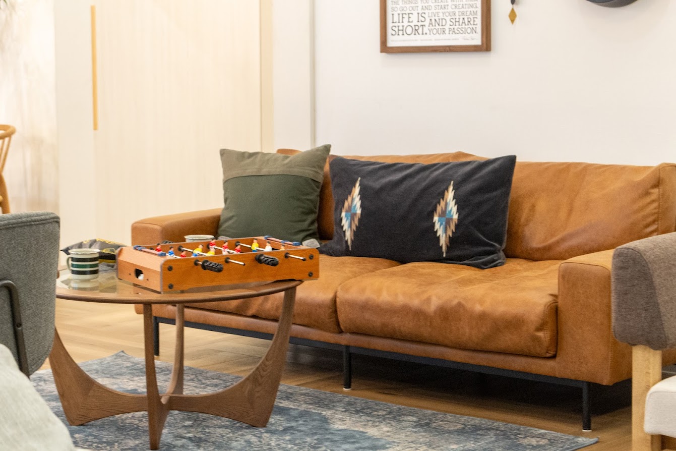 花様】ブラウン ソファ 花様】ブラウン ソファ 幅183cm] 3人掛けレザー