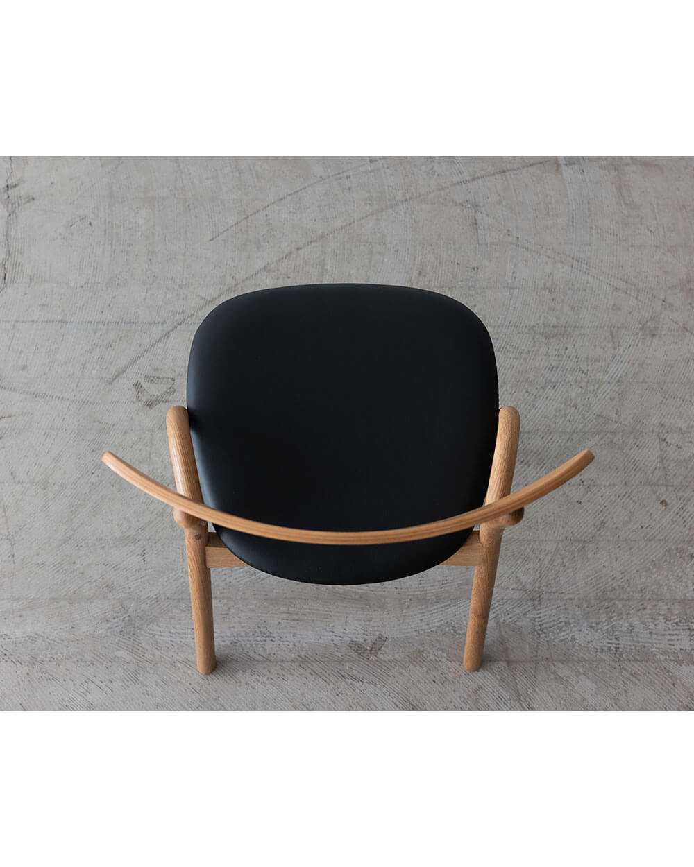 現品SALE］BRIDGE スモールチェア (NA) 座面：R2ﾌﾞﾗｯｸ(革) | cocochi