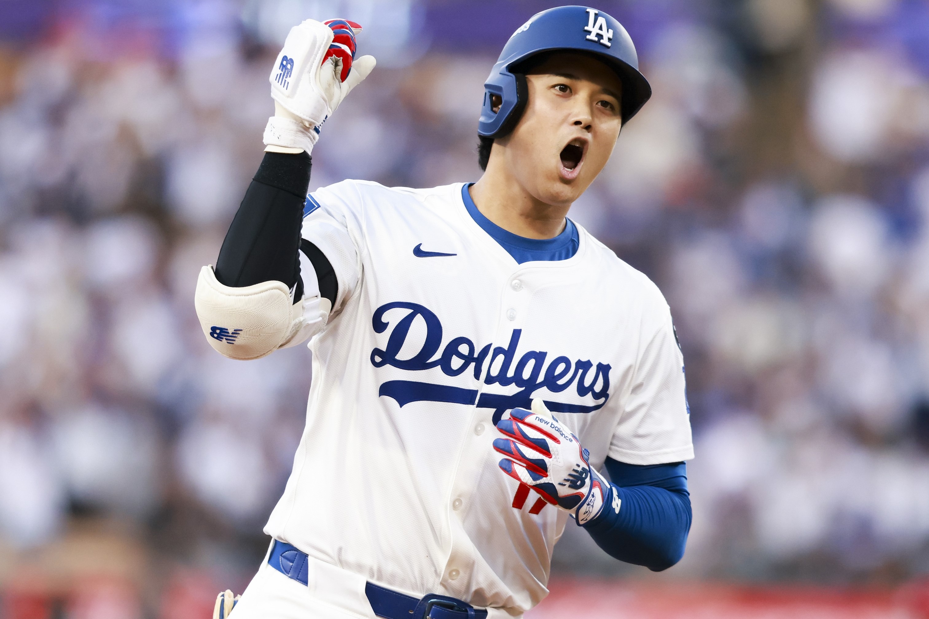 PS初戦で剛腕162キロ撃ち！“歴代最速”の「189キロ弾」で本拠地は興奮の