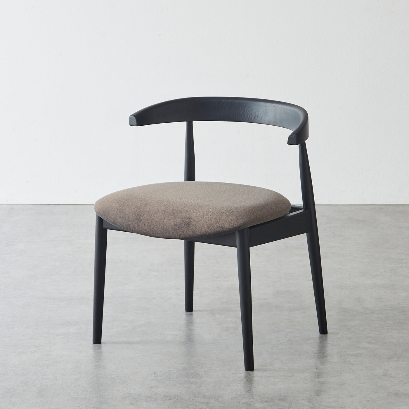 ダイニングチェア アームチェア / CH001 ファブリック座面 – Cofel