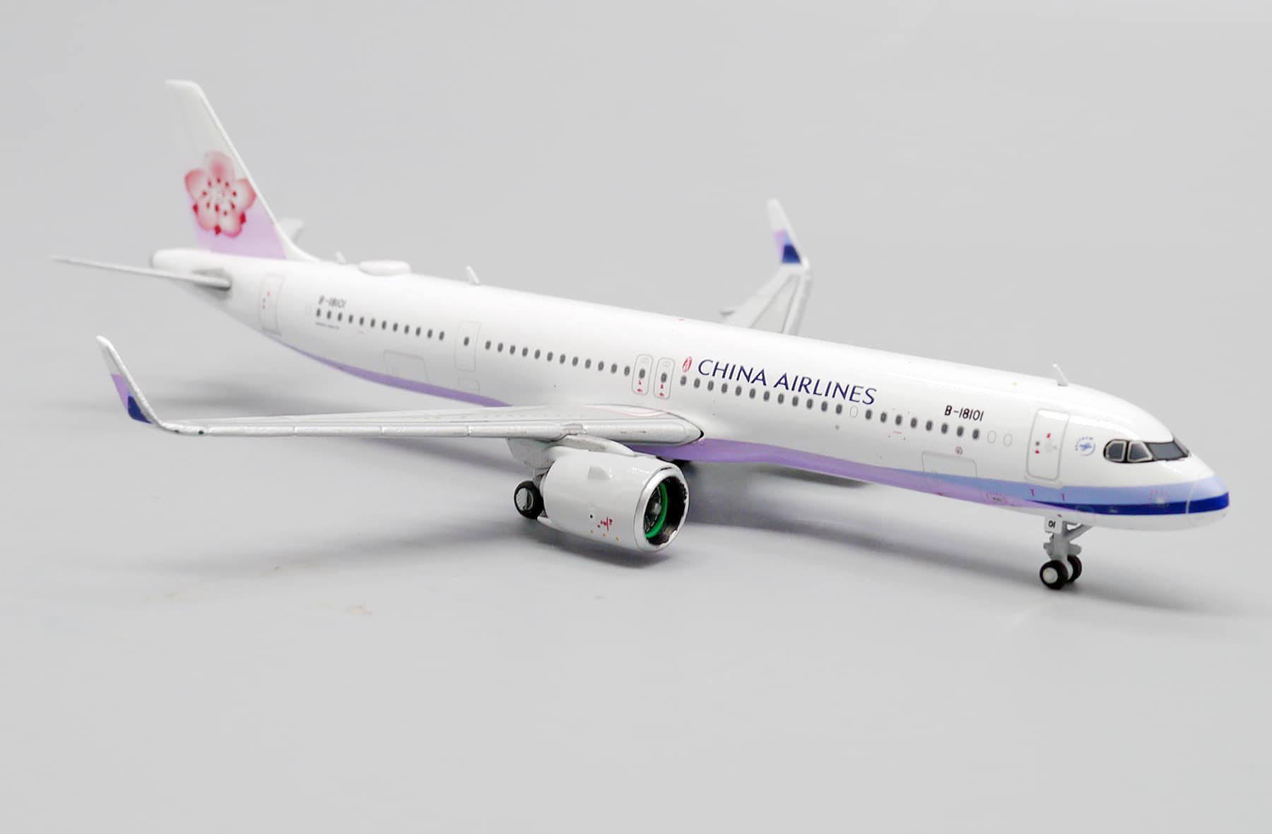 JC Wings 1:400 China Airlines Airbus A321neo B-18101 (XX40035)