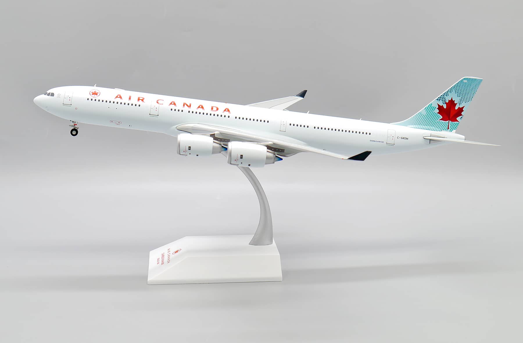 JC Wings 1:200 Air Canada Airbus A340-500 C-GKOM (XX20212)