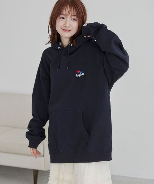 SunnySports（サニースポーツ）別注 ワンポイントハート刺繍パーカー