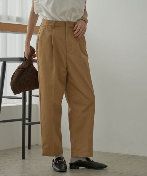 ワンタックテーパードチノパンツ