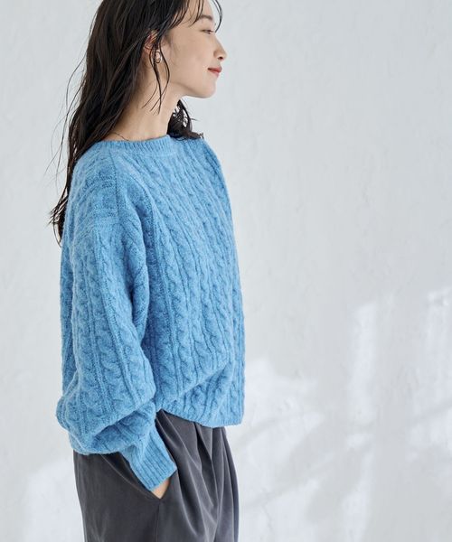 ケーブルクロップドニット