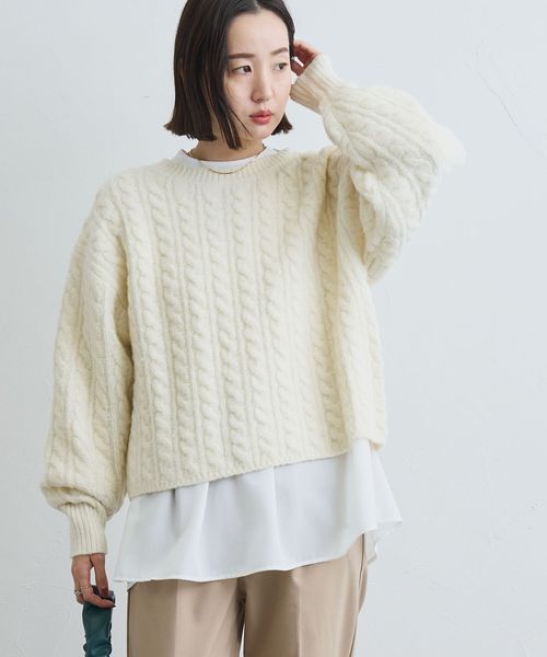 ケーブルクロップドニット