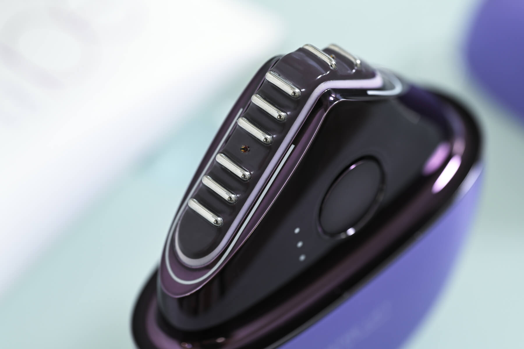 美容医療もホームケアも妥協無し引き締め特化美顔器「キャトルリフト