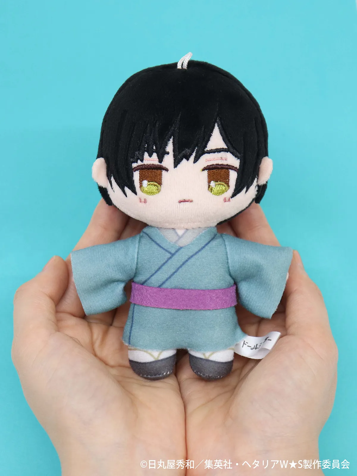 アニメ『ヘタリア World☆Stars』からボールチェーン付きのぬいぐるみ