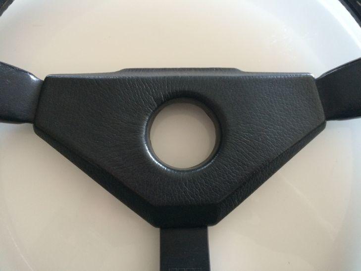 h*7様 モモ ステアリング マリオアンドレッティmomo Mario Andr 【公式