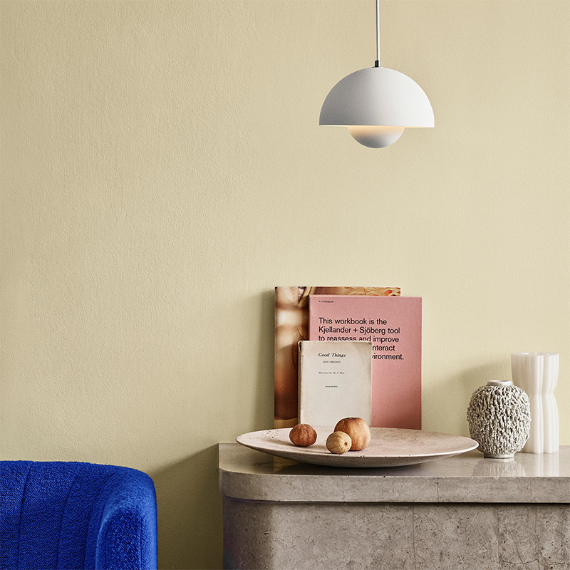 &TRADITION FLOWERPOT PENDANT VP1 MATT WHITE｜5%point | THE CONRAN