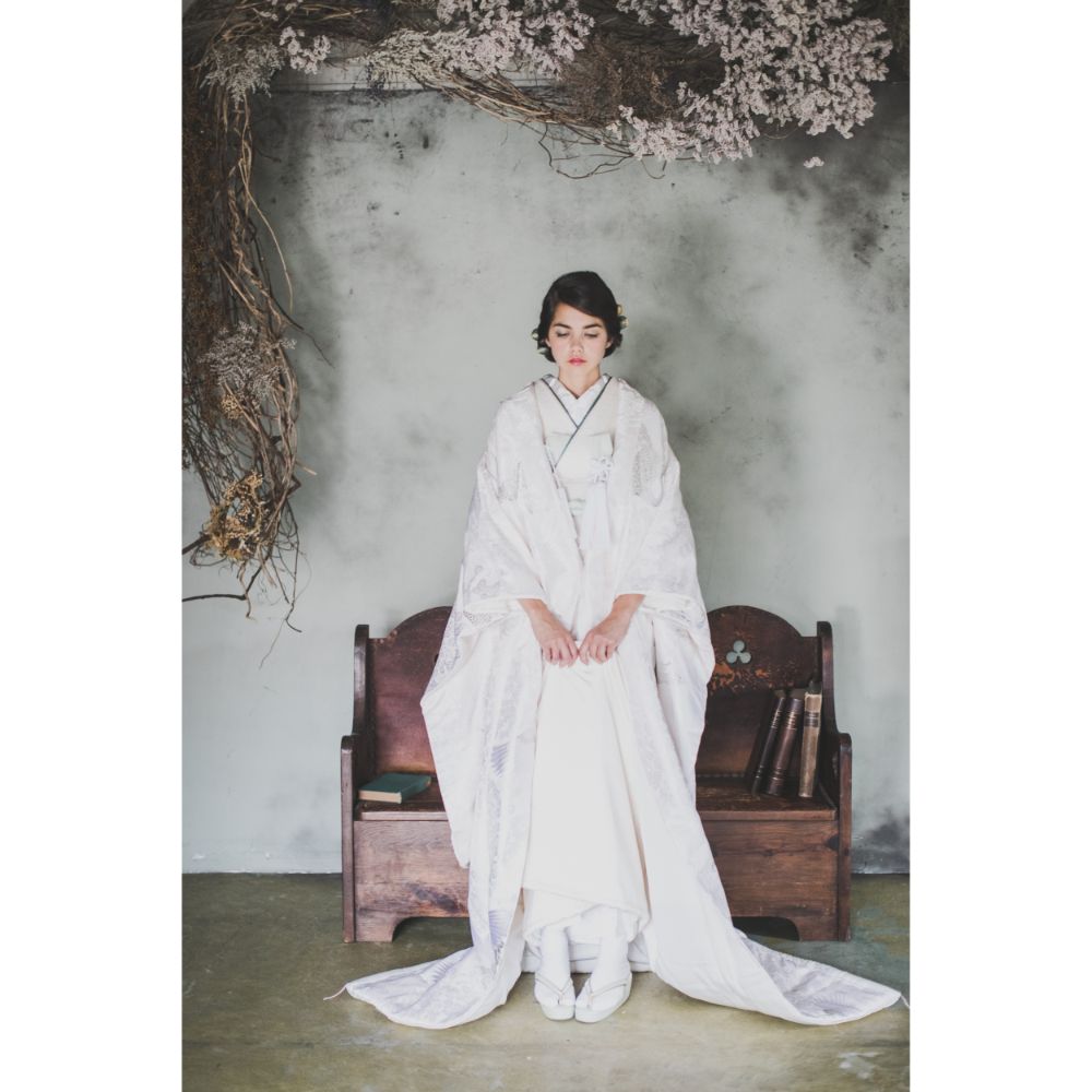 銀鶴四季花唐草文 【結婚式 和装 白無垢 レンタル】 – 結婚式準備