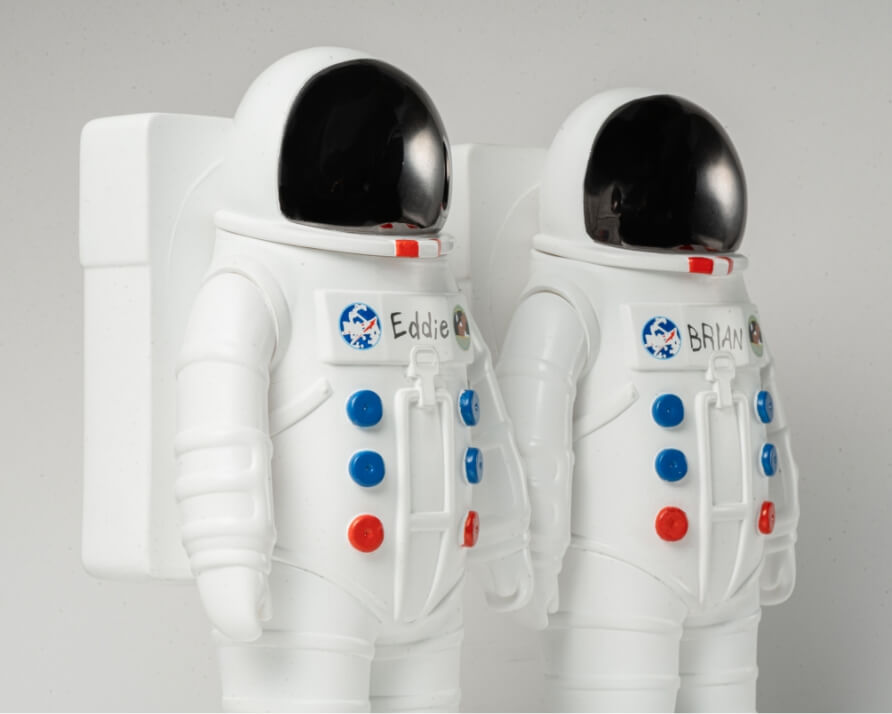 🌙宇宙兄弟 最新44巻 特設サイト｜小山宙哉