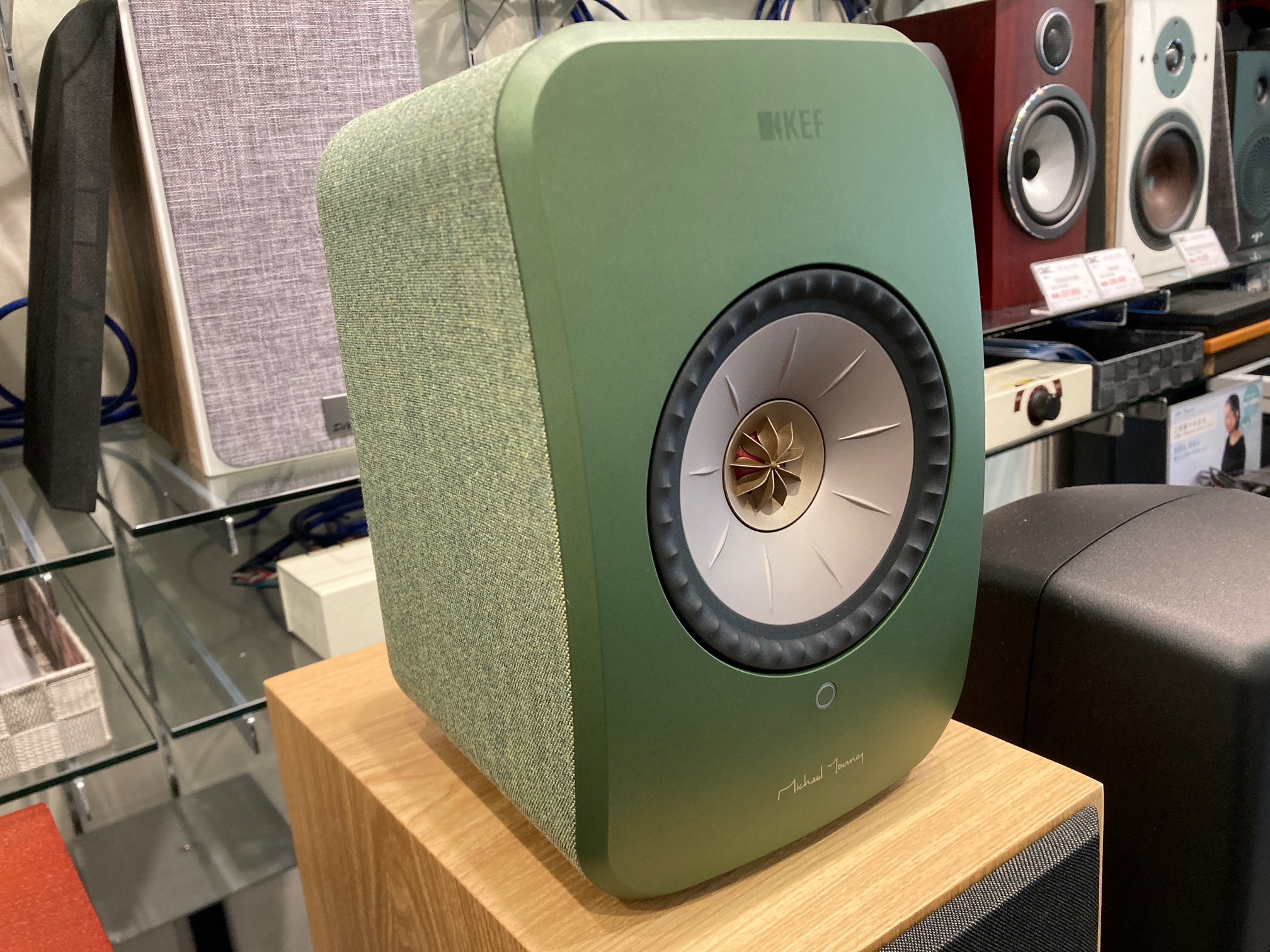 梅田店】KEF LSX II 新色「オリーブグリーン」 – 株式会社アバック