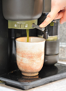 お茶メーカー「ヘルシオ お茶プレッソ」を発売｜発表会レポート：シャープ