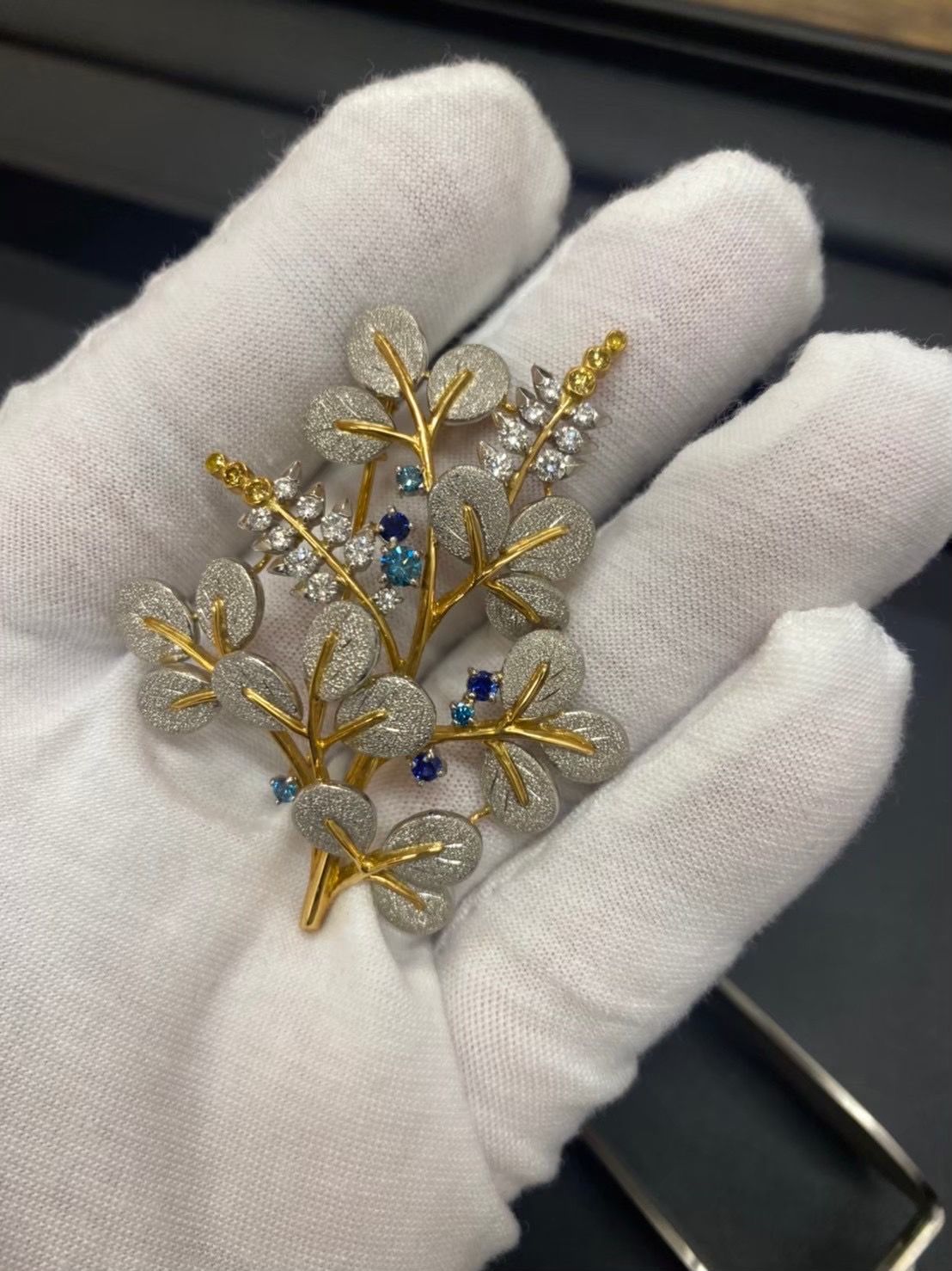 k18 18金 プラチナ コンビデザインのダイヤモンドブローチを買取