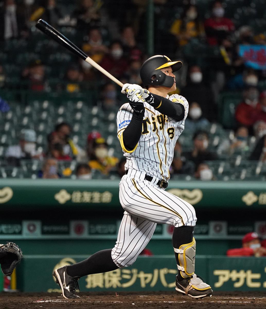 阪神・佐藤輝がバックスクリーンに5号アーチ「DAZN」から賞金