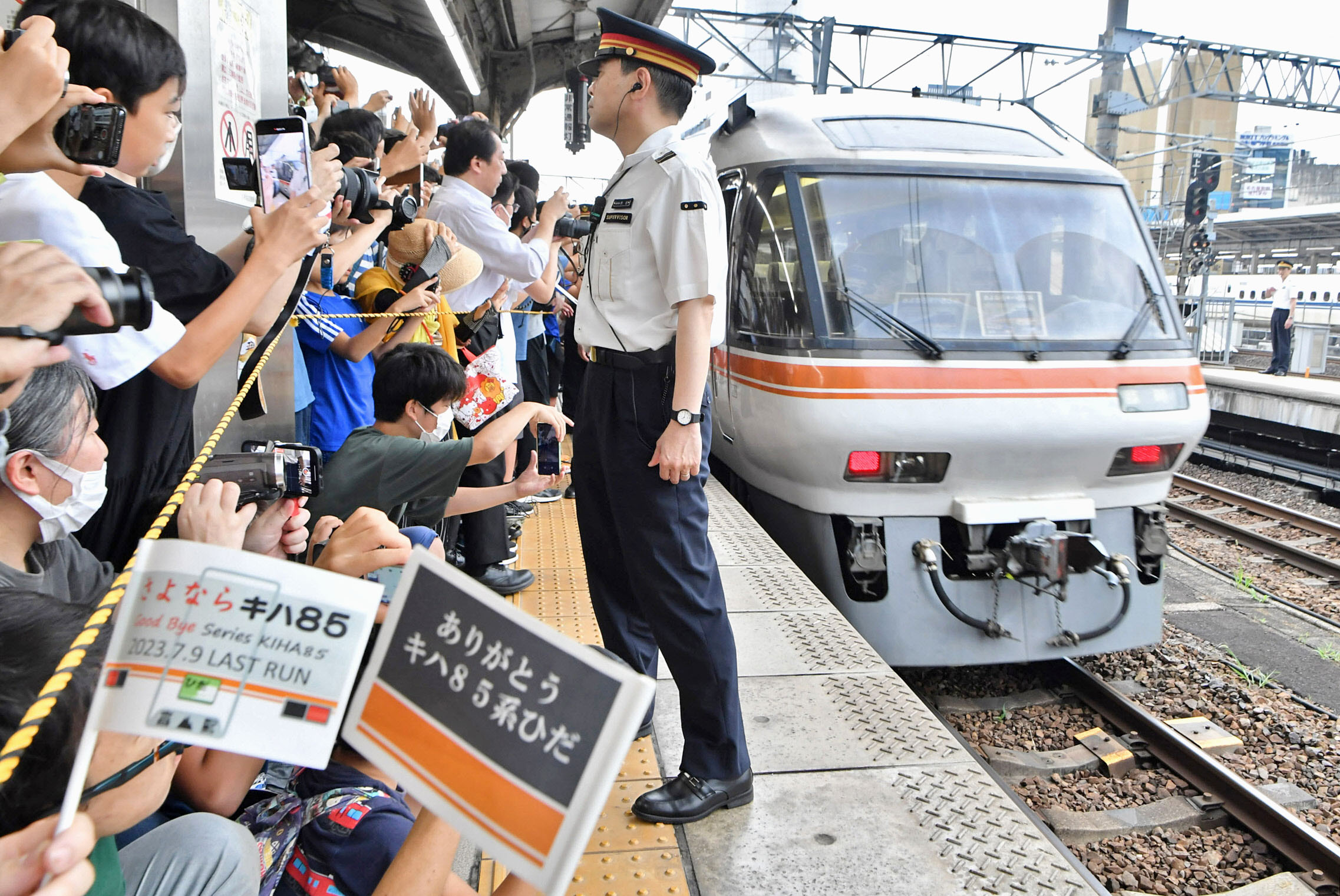 さようなら「キハ85系」 特急で30年超、JR東海 - 産経ニュース