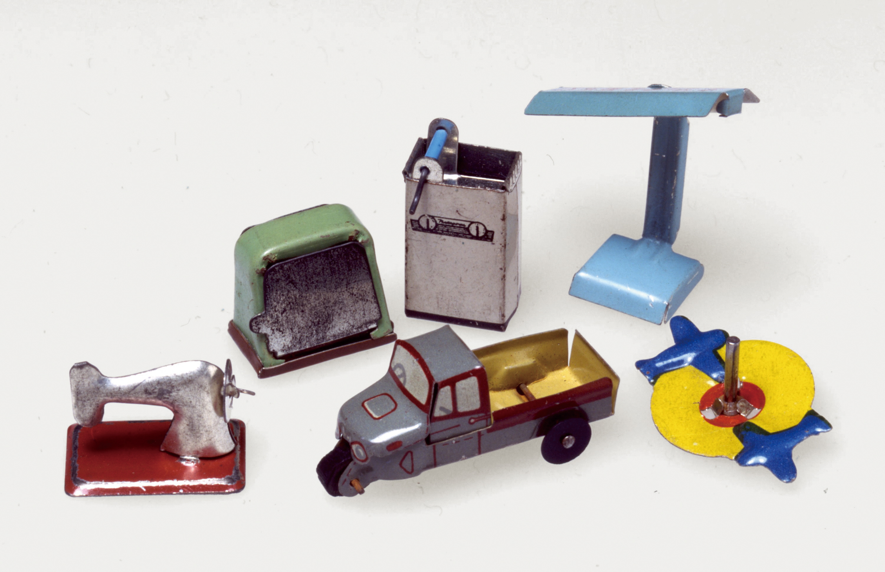 子供の天職」かなえた一箱 社員は「おまけ」とは言わない お菓子と