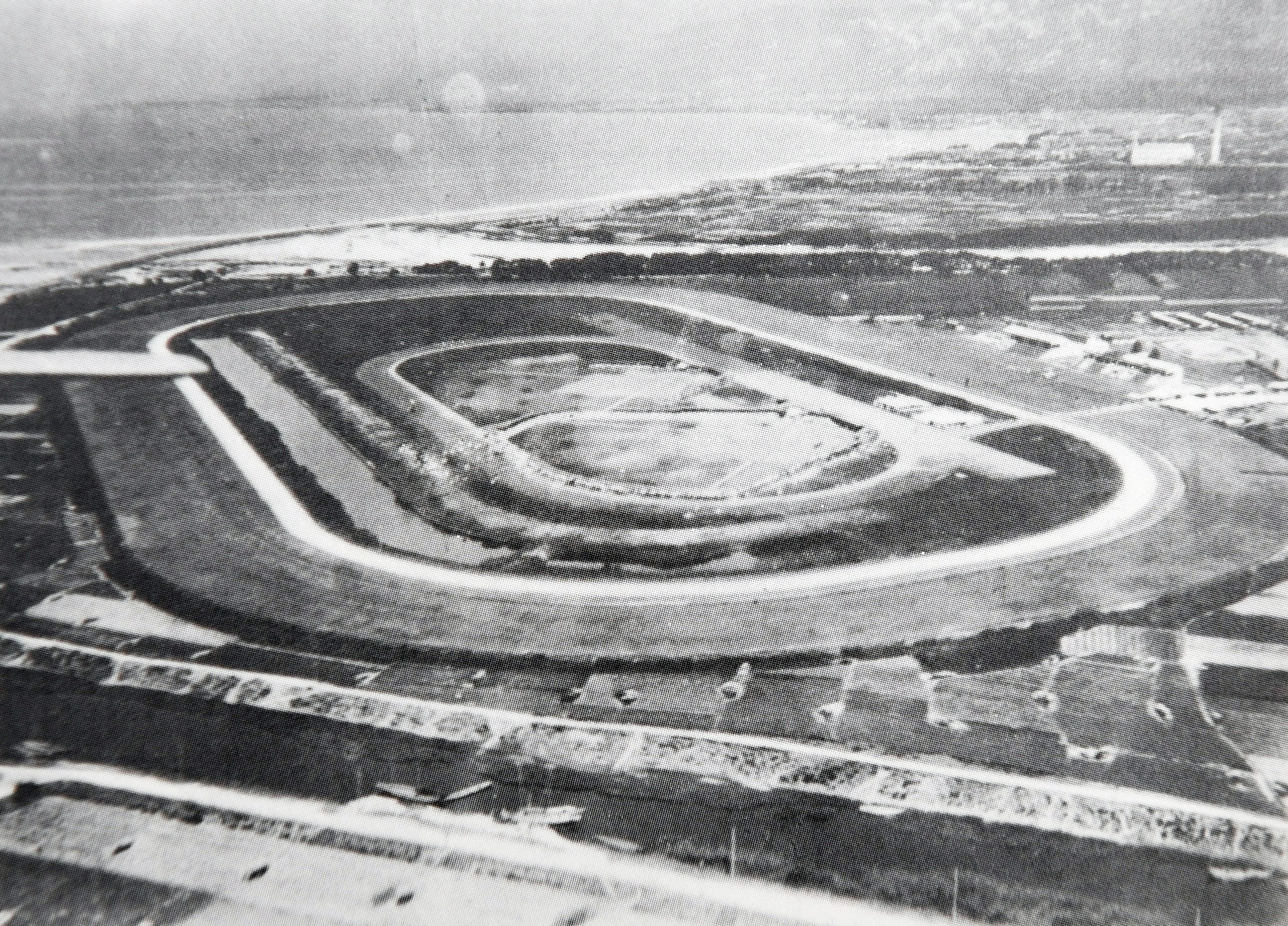 秋競馬へ行こう】激動の明治～昭和時代に翻弄された阪神競馬場