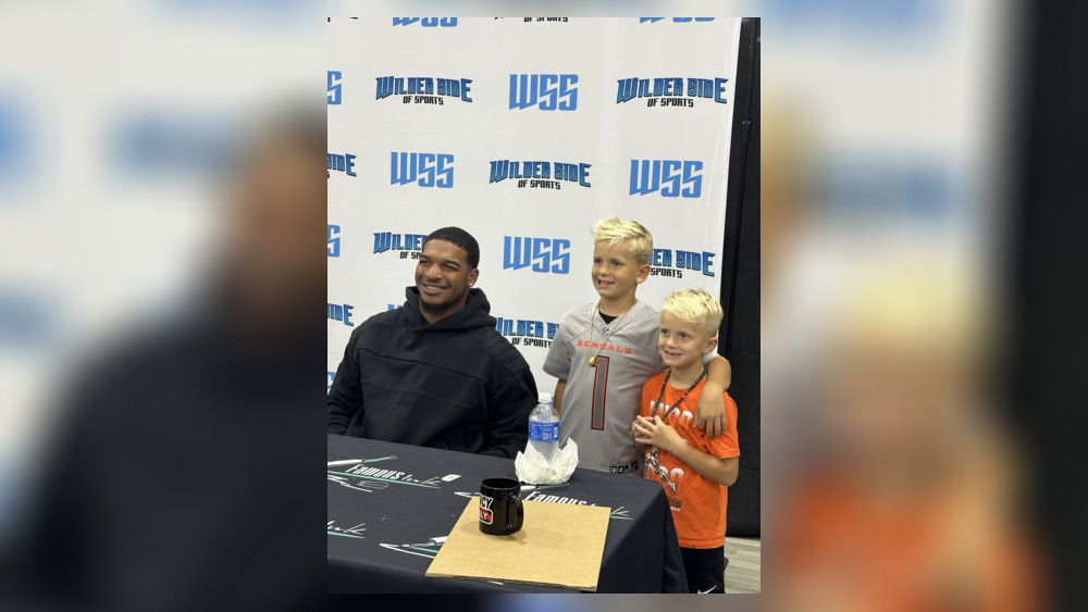 Spooky Nook lands card, authograph show amid Duke Energy's renovation