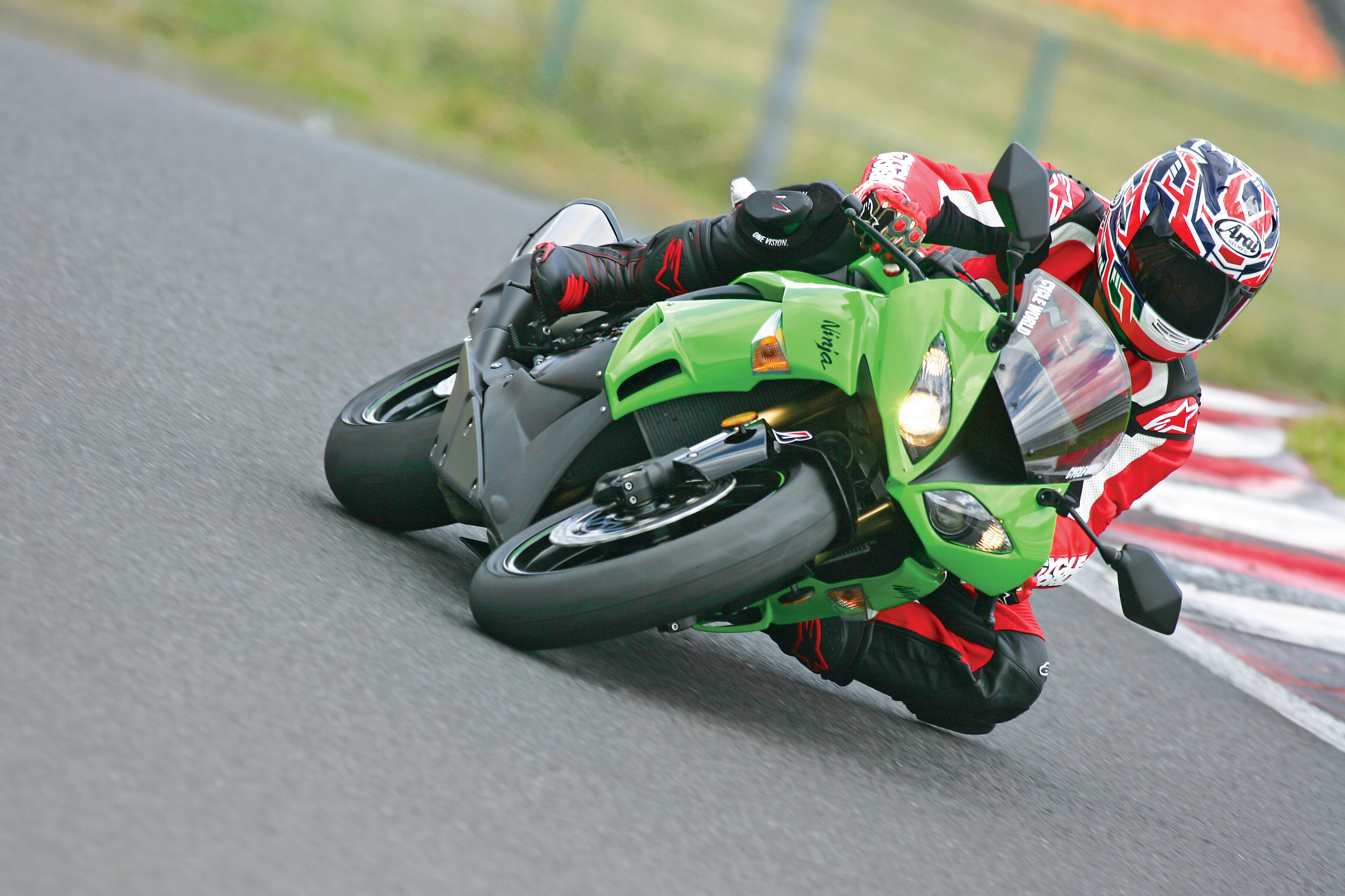 2009 Kawasaki Ninja ZX-6R Motorcycle Review | Cycle World