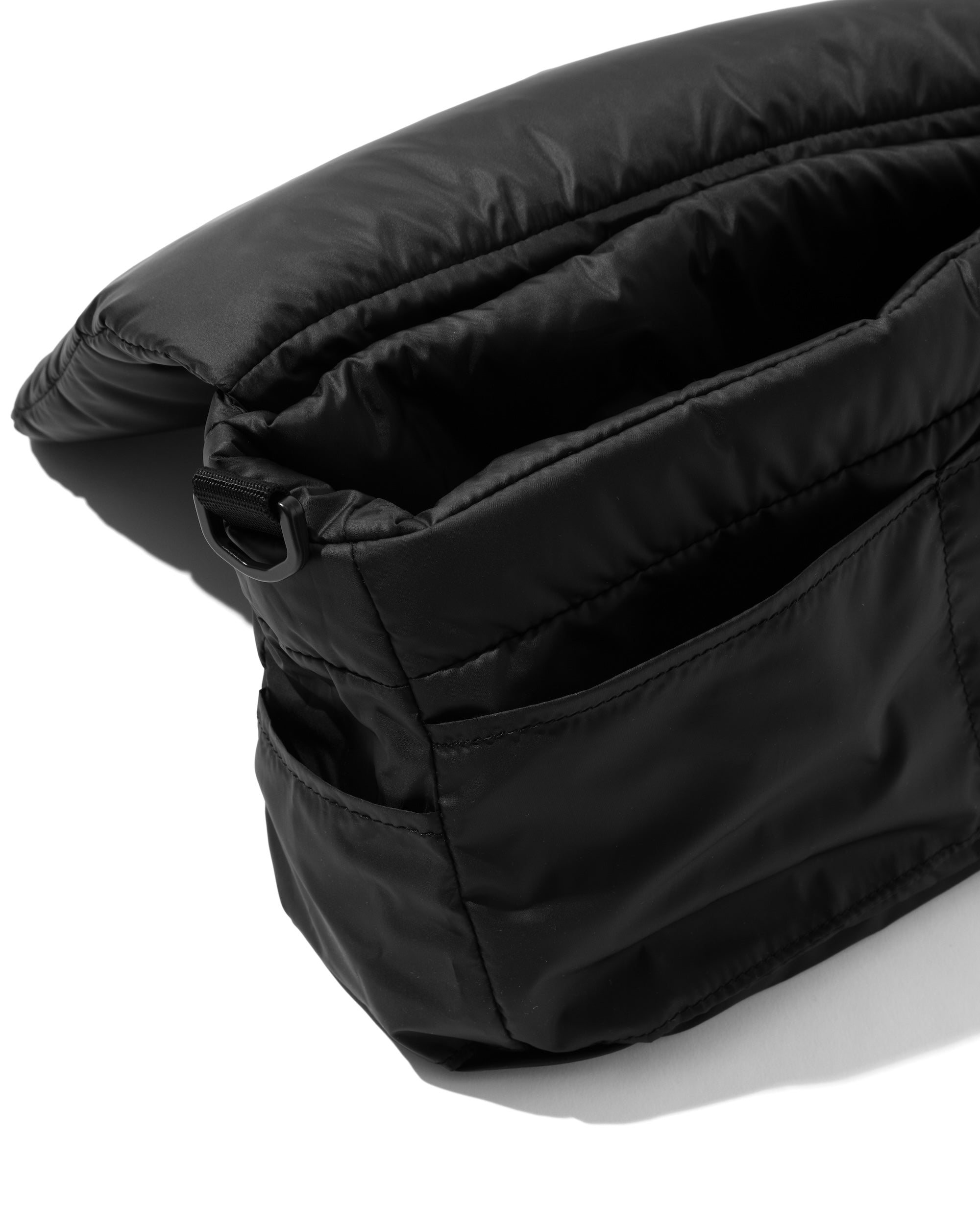 PADDED FLAP HOLIDAY BAG(BLACK)