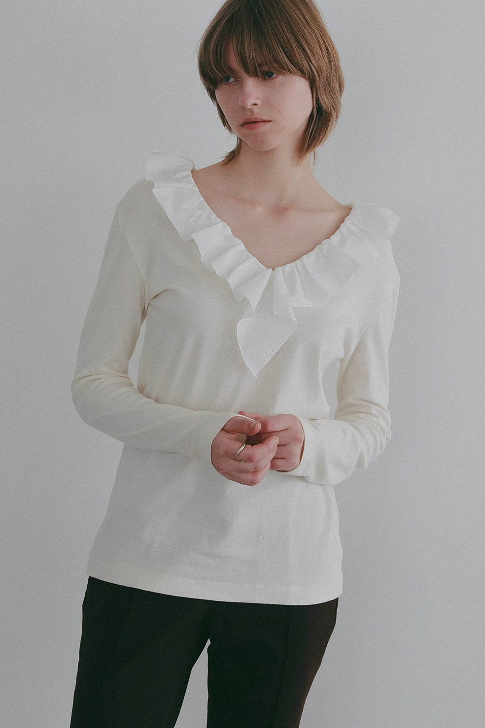 2WAY FRILL NECK CUT TOPS｜TOPS(トップス)｜MANOF OFFICIAL ONLINE STORE