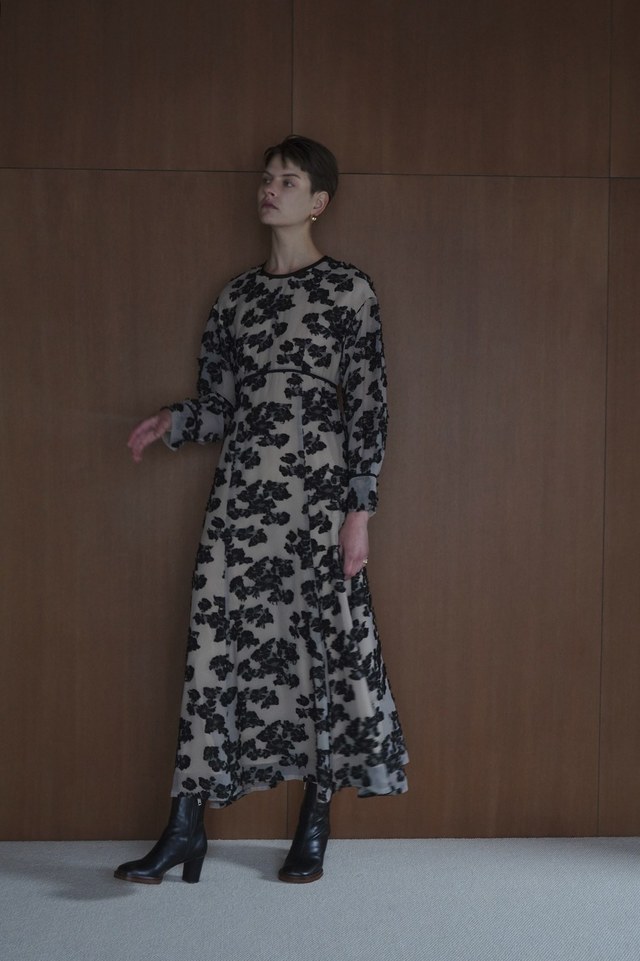 9月9日（金）発売のFLOWER JACQUARDシリーズとラフに着られるフレア