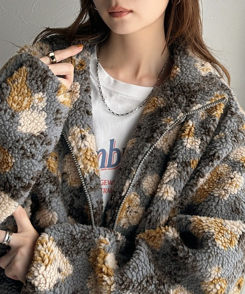 存在感抜群。ジャガード柄オーバーサイズボアブルゾン（花柄と無地